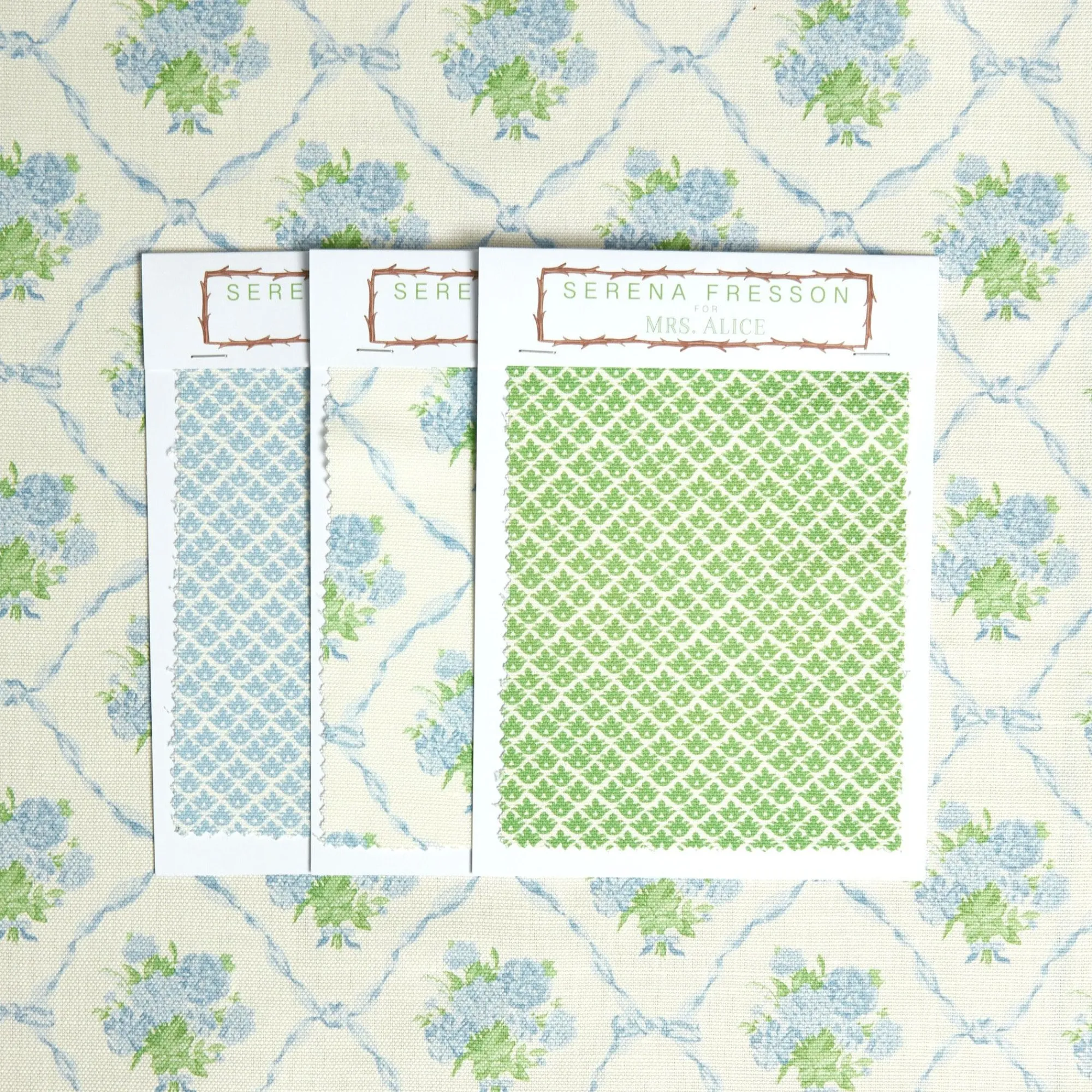 alices_bouquet_fabric_blu_3.webp Discount Alice's Bouquet Fabric (Blue) Serena Fresson Fabrics