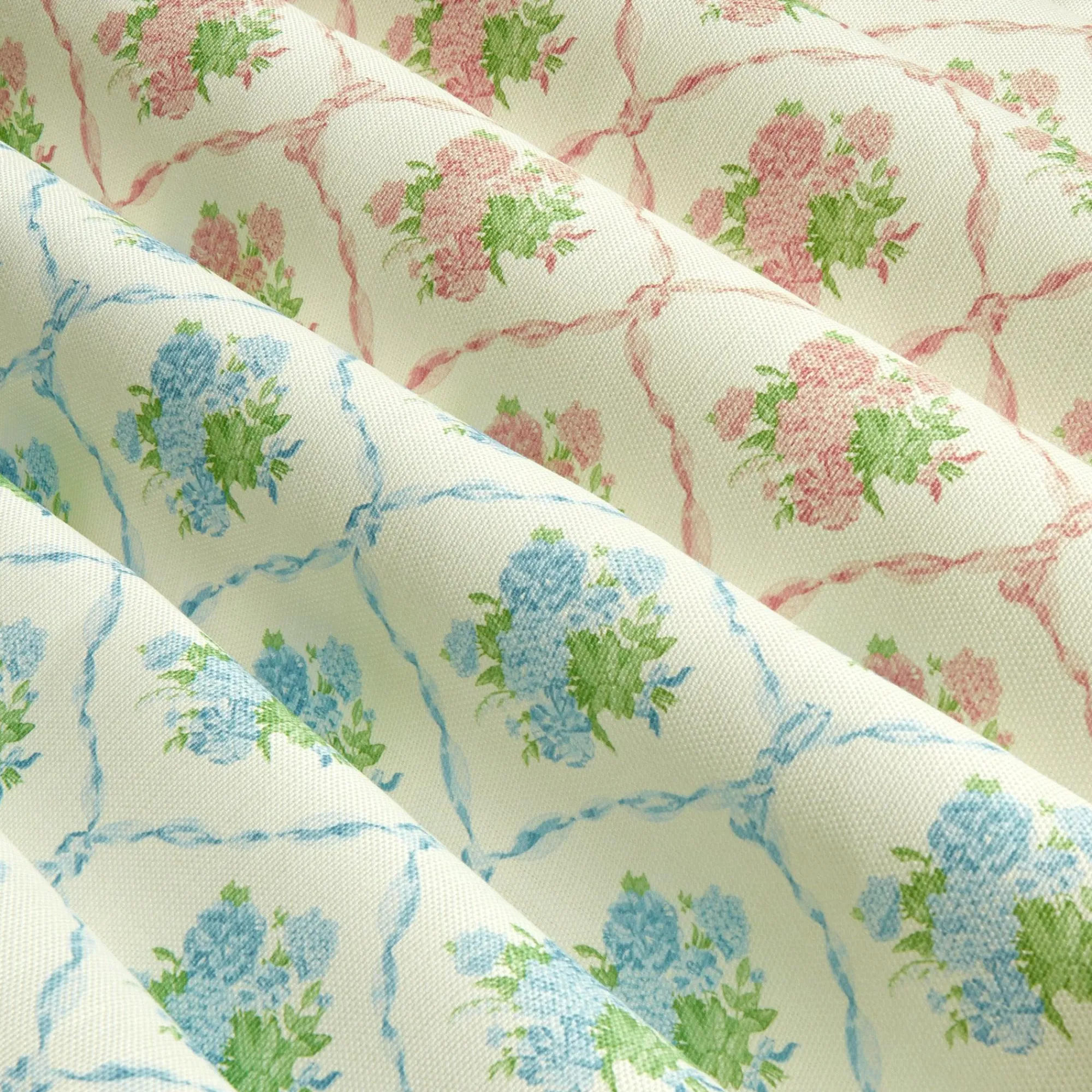 alices_bouquet_fabric_pin_2.webp Discount Alice's Bouquet Fabric (Pink) Serena Fresson Fabrics
