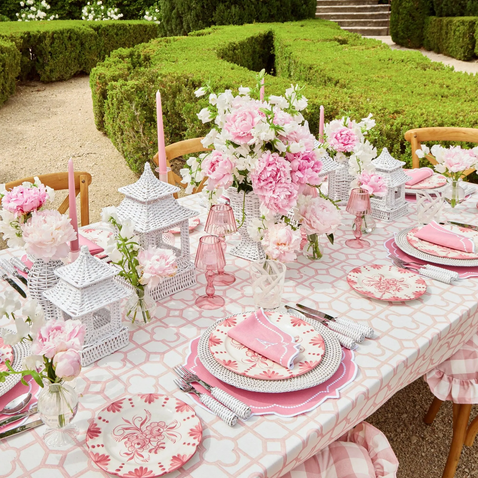 amelie_pink_placemats__na_5.webp Hot Amelie Pink Placemats & Napkins (Set Of 4) Table Linen Sets