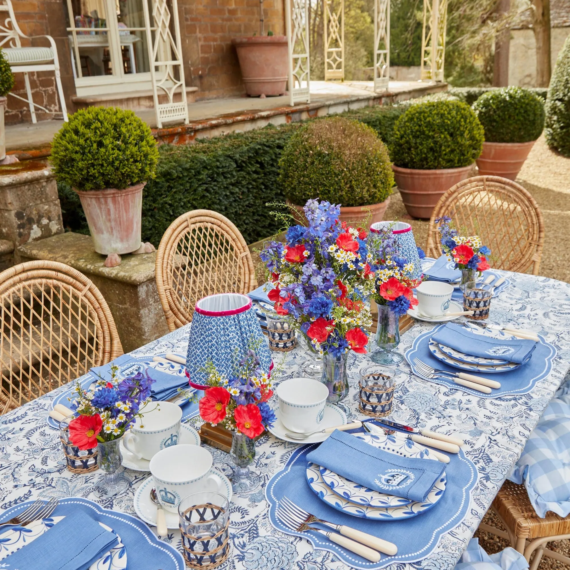 beatrice_blue_tablecloth_3.webp Clearance Beatrice Blue Tablecloth Tablecloths