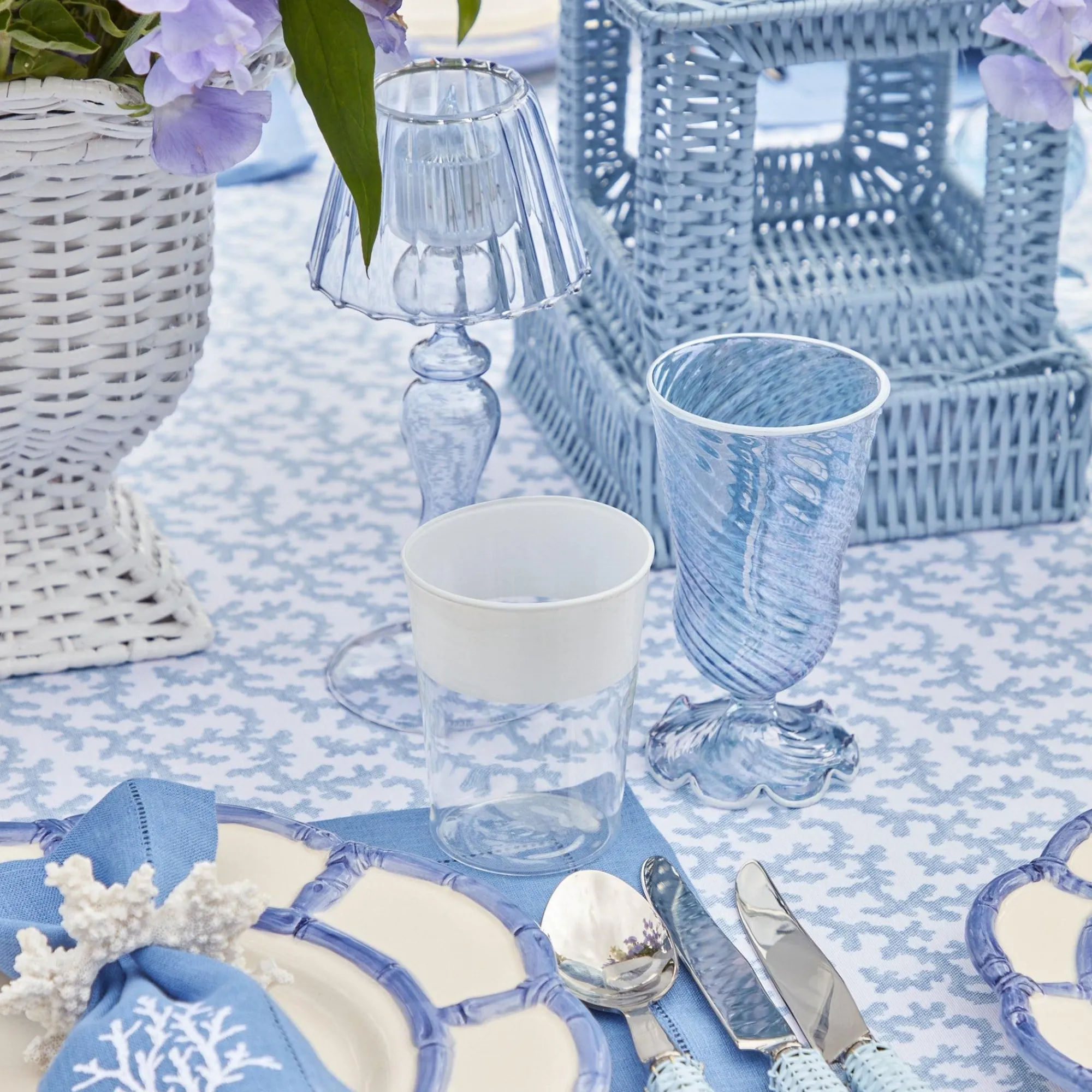 blue_and_white_rim_frille_1.webp Store Blue And White Rim Frilled Glasses (Set Of 4) Glasses