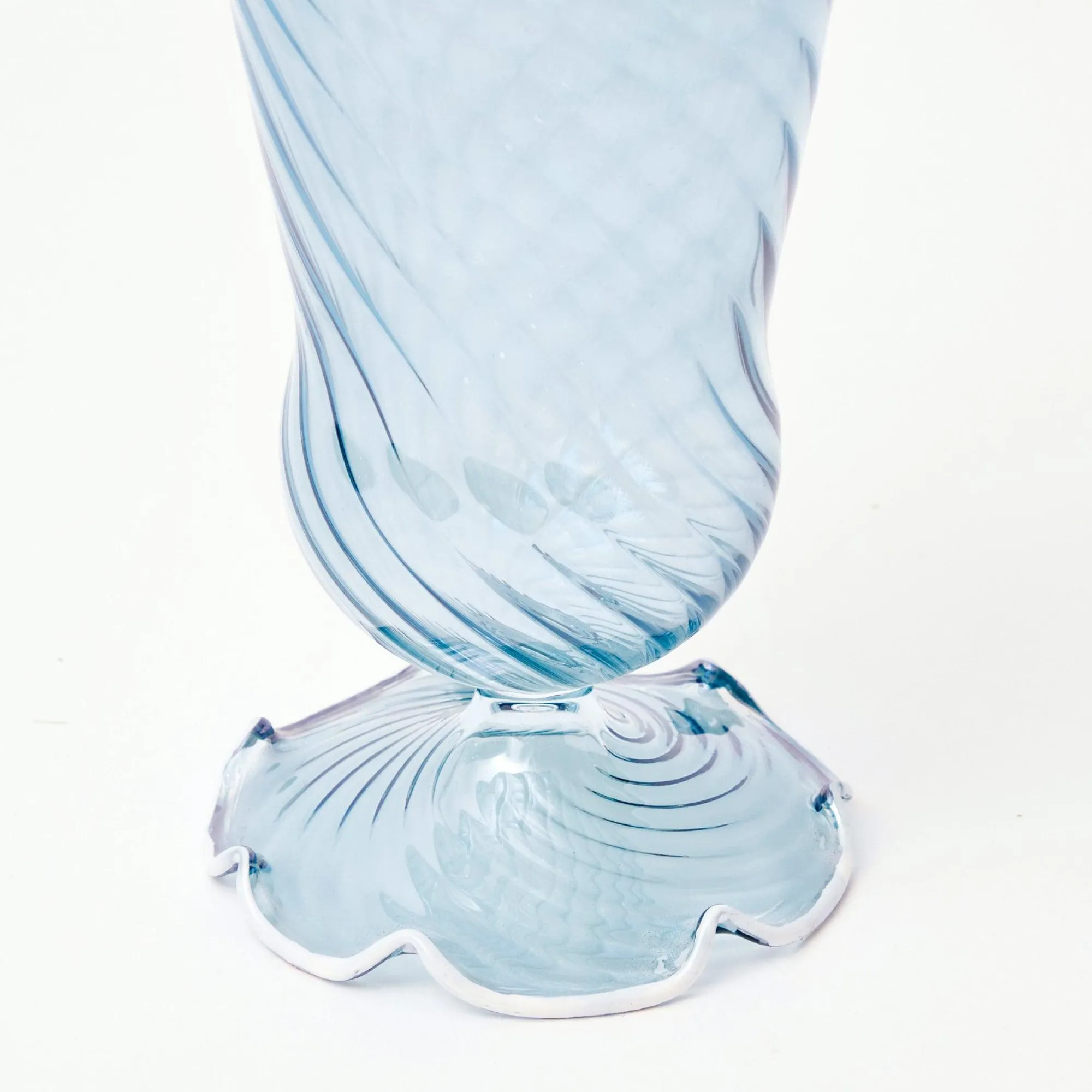 blue_and_white_rim_frille_4.webp Store Blue And White Rim Frilled Glasses (Set Of 4) Glasses