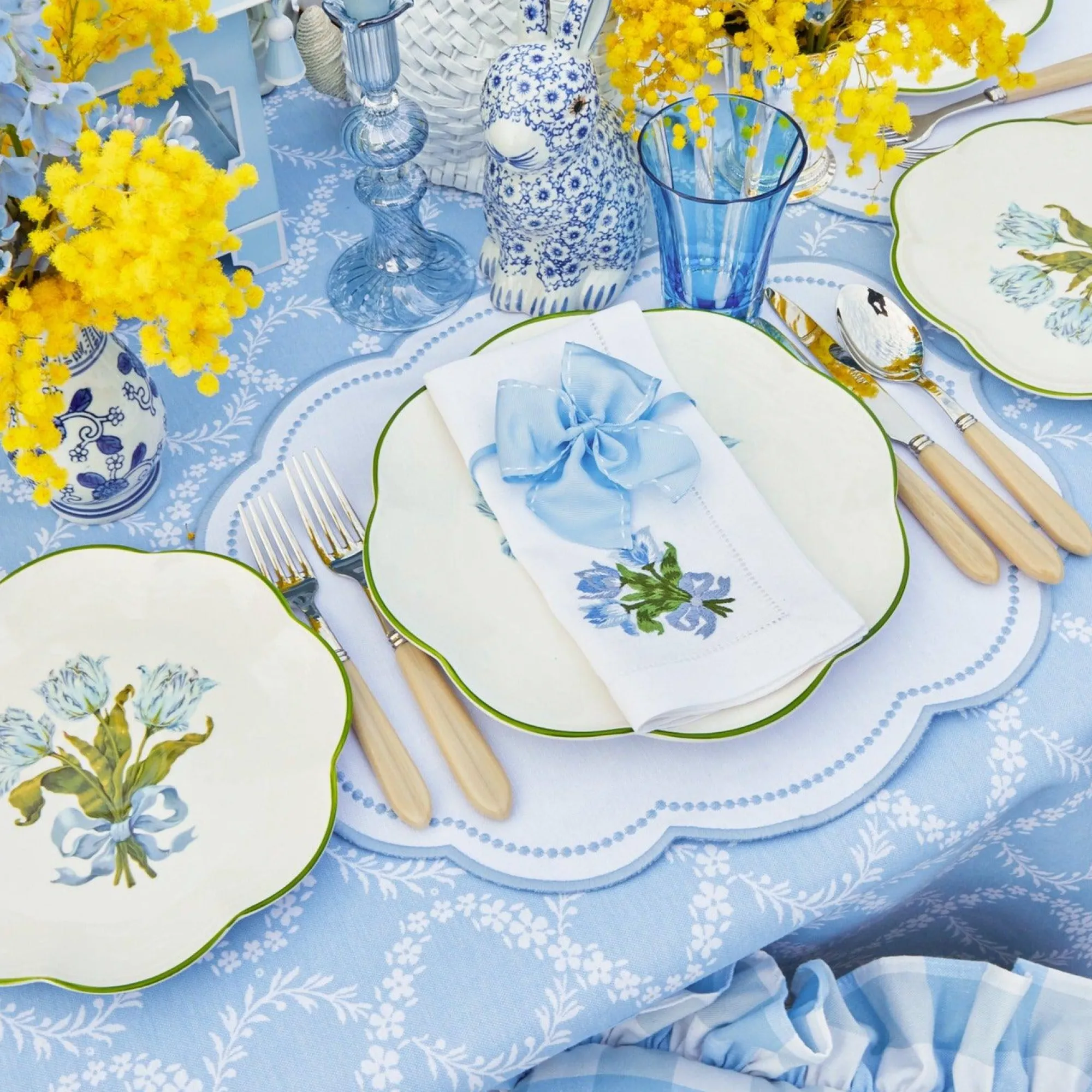 blue_garland_tablecloth_10.webp Outlet Blue Garland Tablecloth Tablecloths