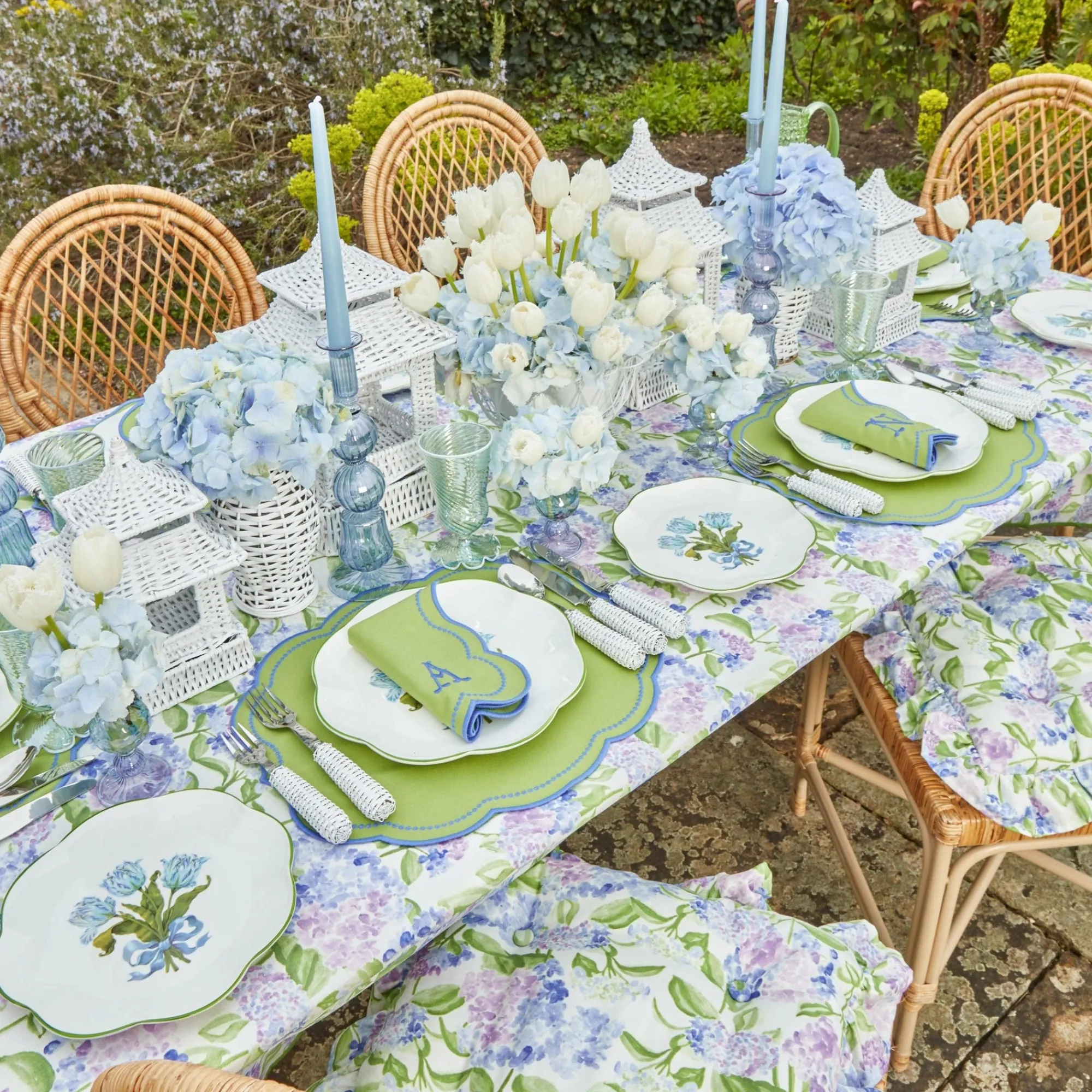 blue_hydrangea_tablecloth_6.webp Clearance Blue Hydrangea Tablecloth Tablecloths