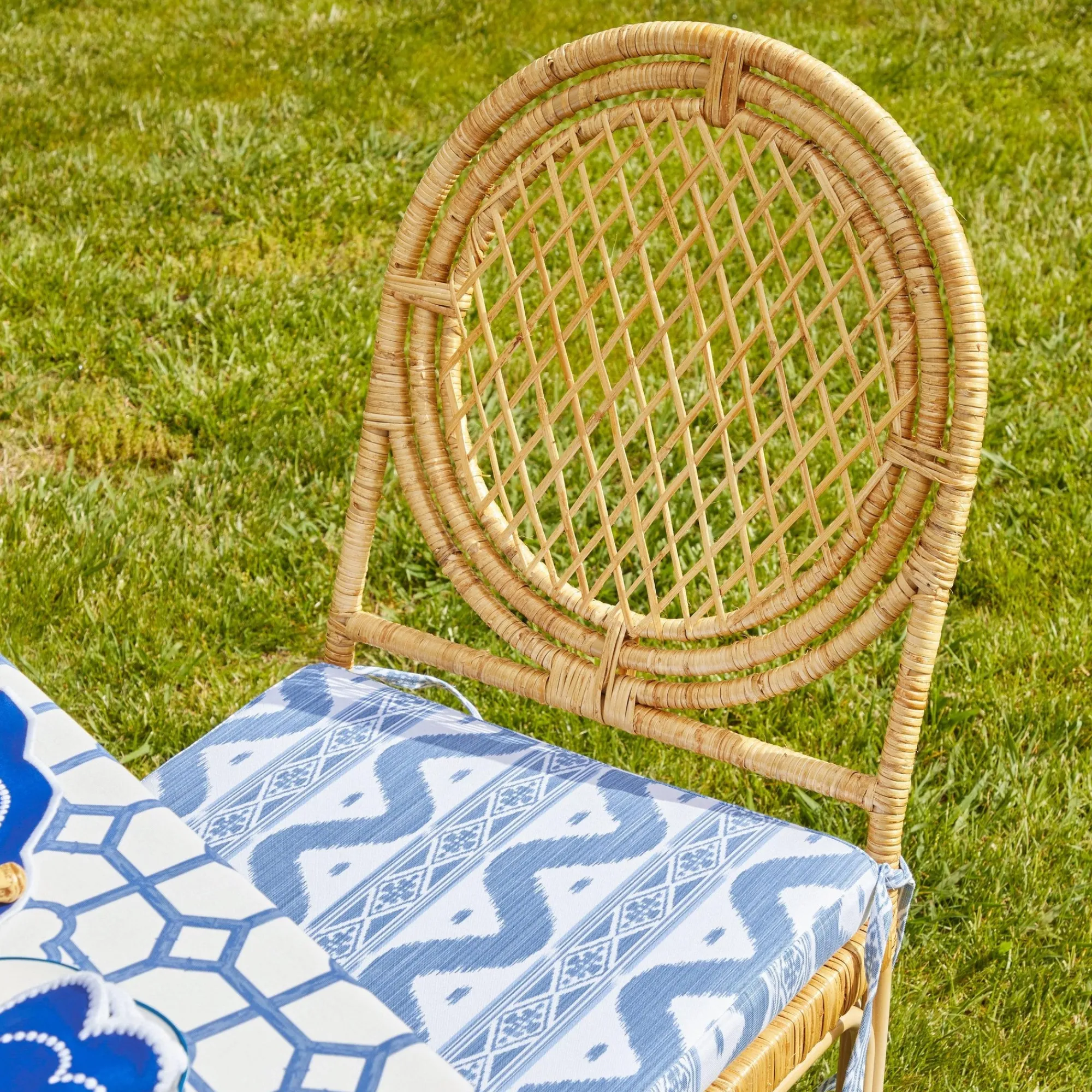 blue_ikat_seat_pad_cushio_3.webp Store Blue Ikat Seat Pad Cushion Cushions