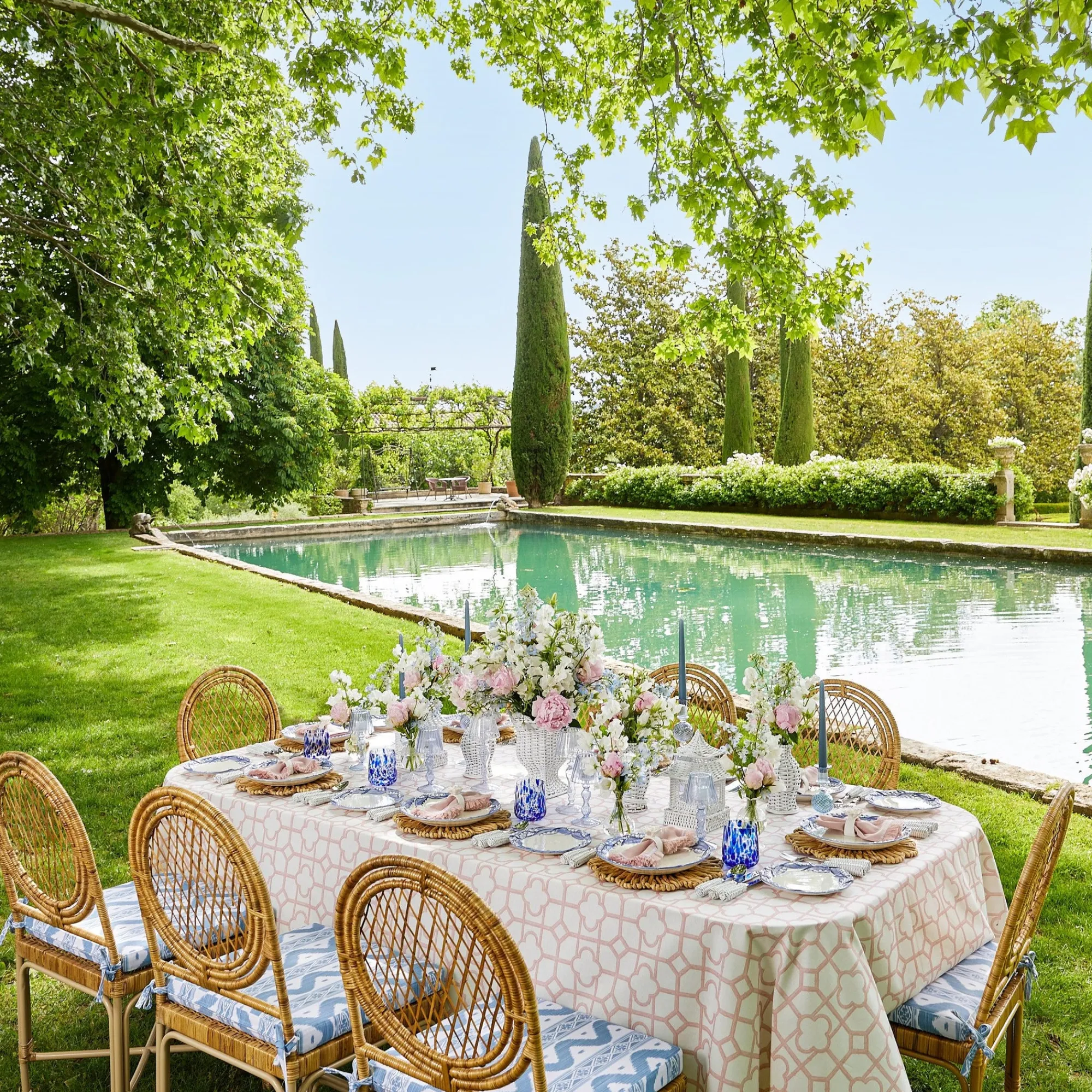 blue_lily_of_the_valley_d_2-1.webp Best Blue Lily Of The Valley Dinner & Starter Plates (Set Of 8) Crockery Sets