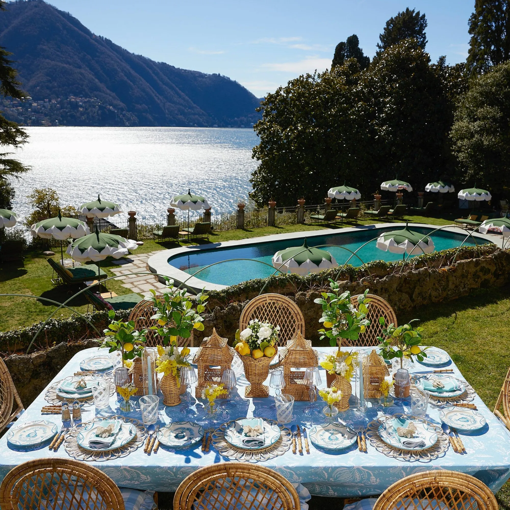 blue_melograno_tablecloth_3.webp Best Sale Blue Melograno Tablecloth Tablecloths