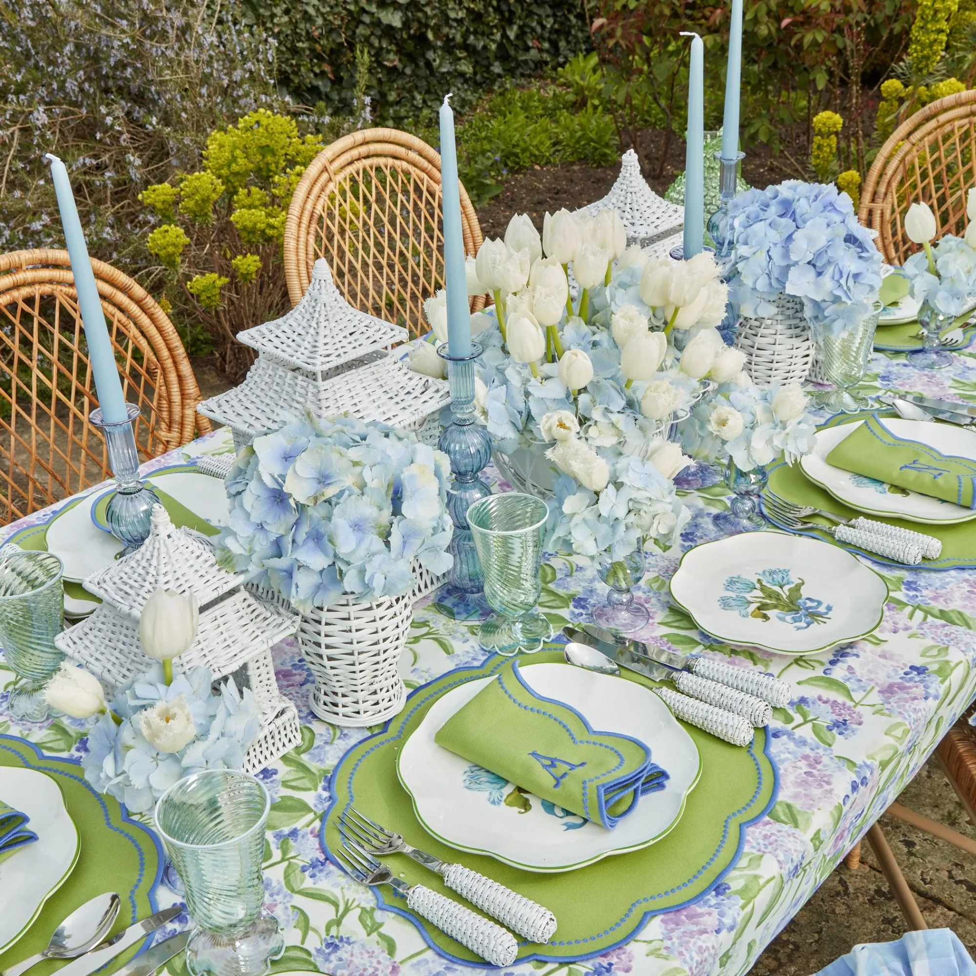 blue_tulip_dinner__starte_4.webp Hot Blue Tulip Dinner & Starter Plates (Set Of 8) Crockery Sets