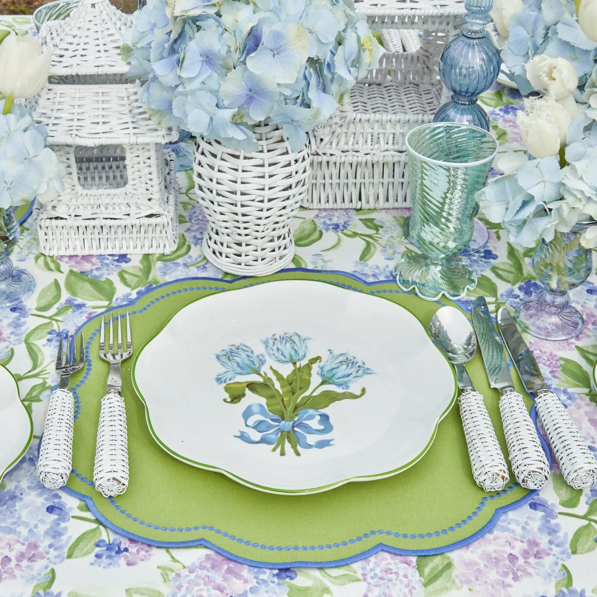 blue_tulip_dinner__starte_6.webp Hot Blue Tulip Dinner & Starter Plates (Set Of 8) Crockery Sets