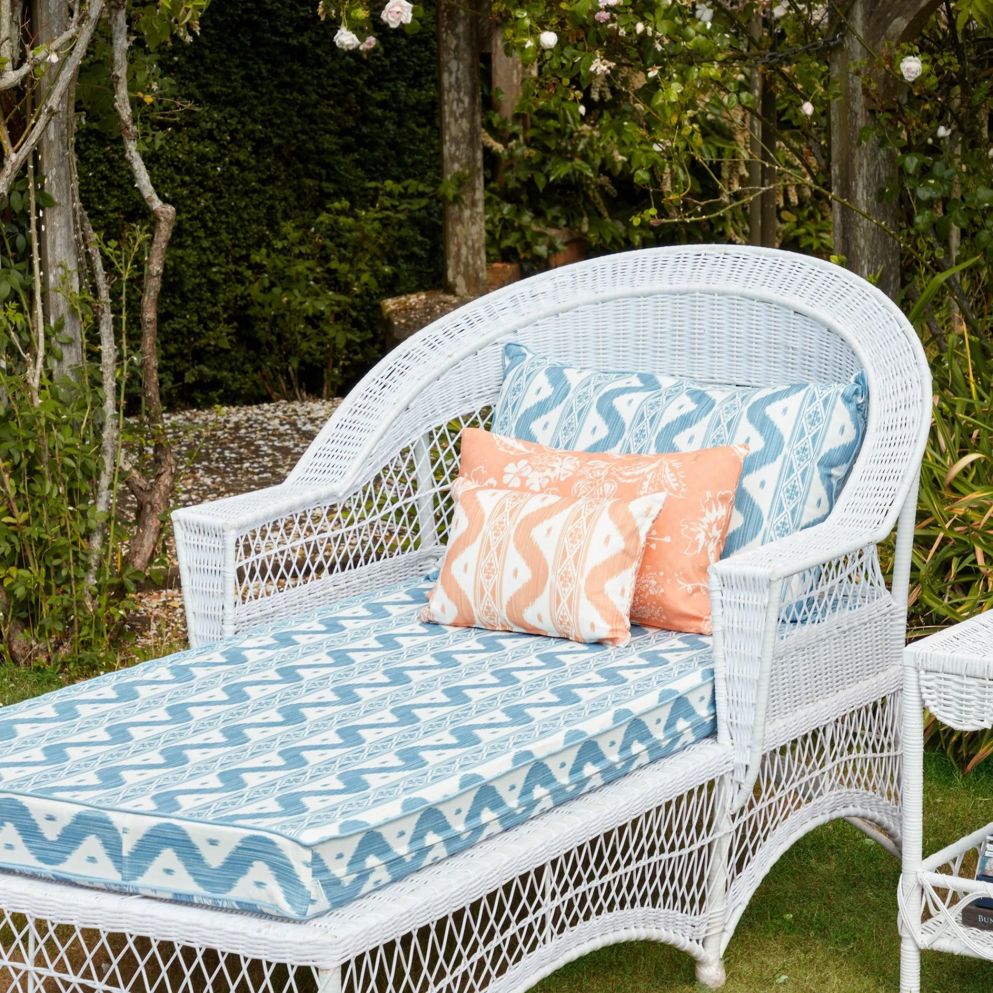 chelsea_square_fabric_0-4.webp Clearance Chelsea Square Fabric Serena Fresson Fabrics