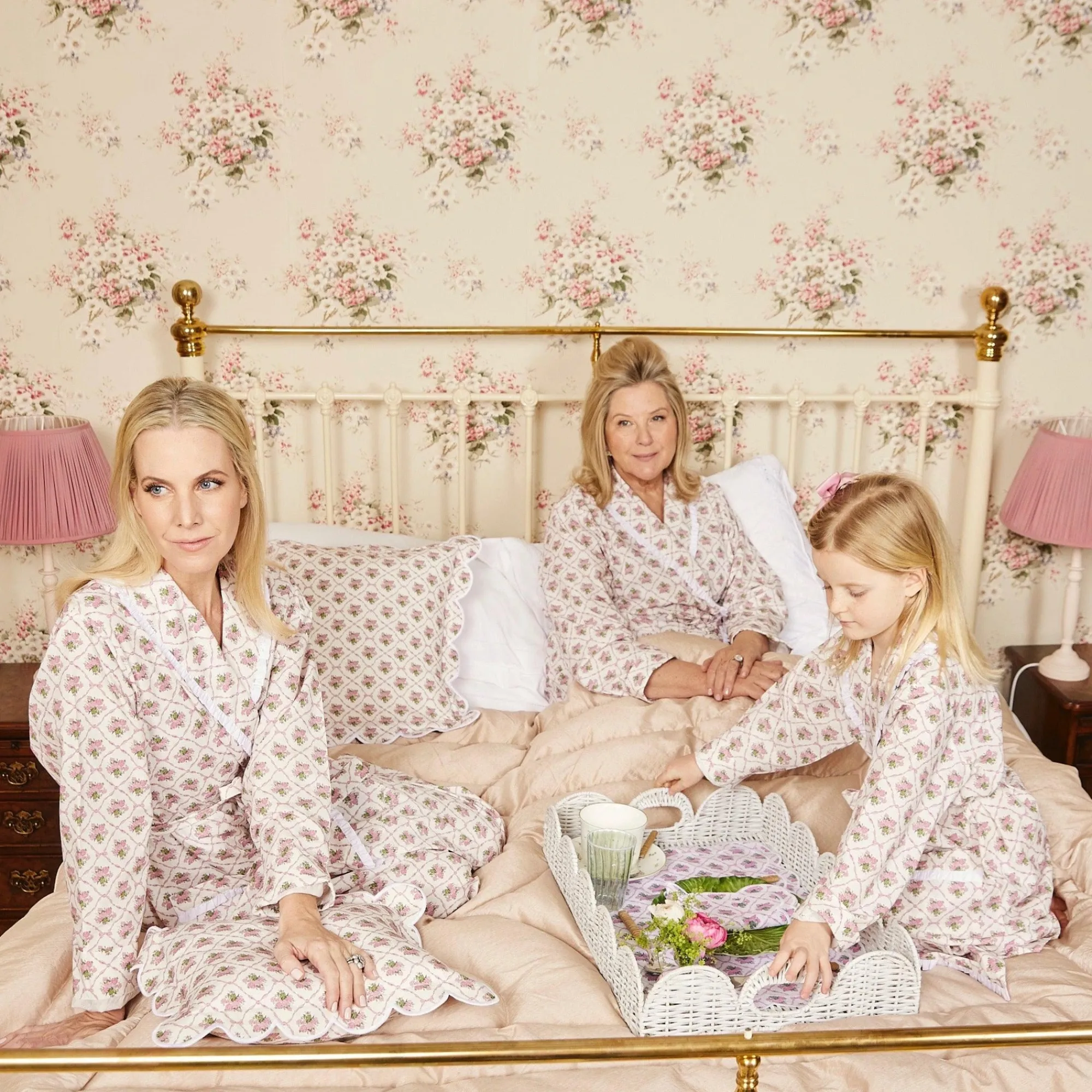 childrens_pink_bouquet_dr_3.webp Discount Children's Pink Bouquet Dressing Gown Women Alice Nightdresses