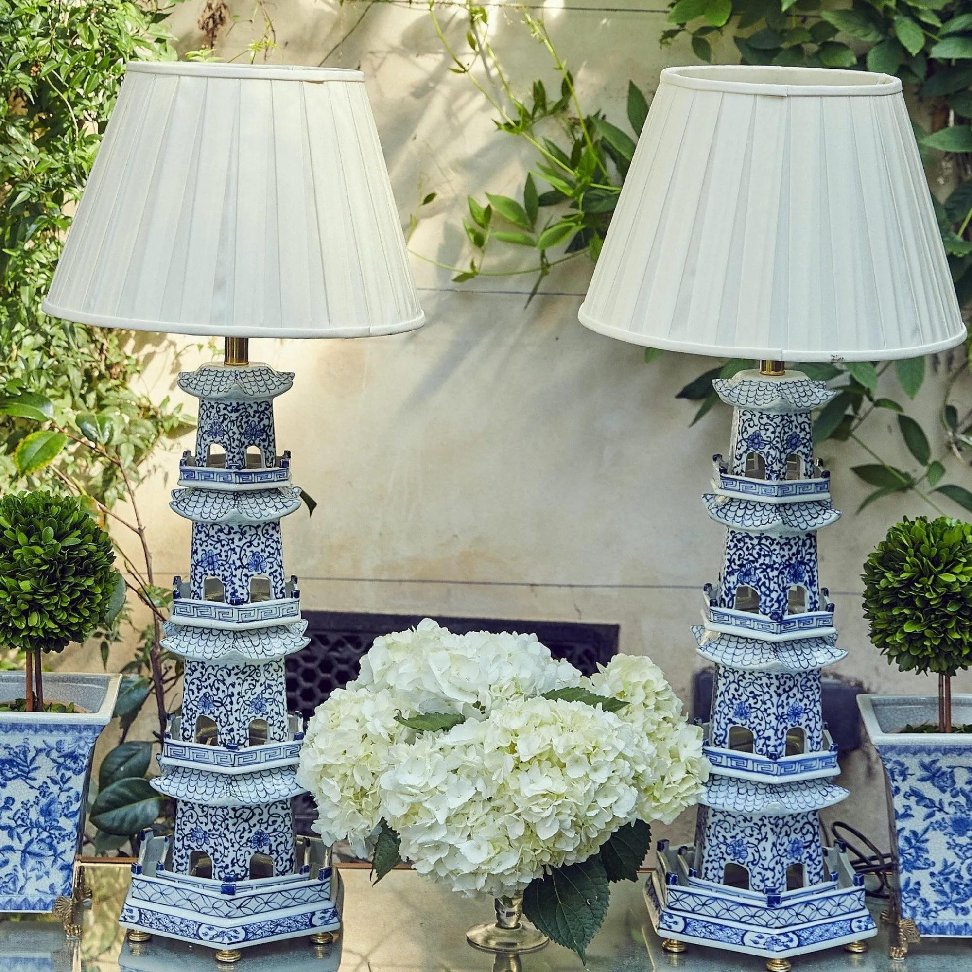 chinoiserie_pagoda_lamp_8.webp Discount Chinoiserie Pagoda Lamp Lamps & Lighting