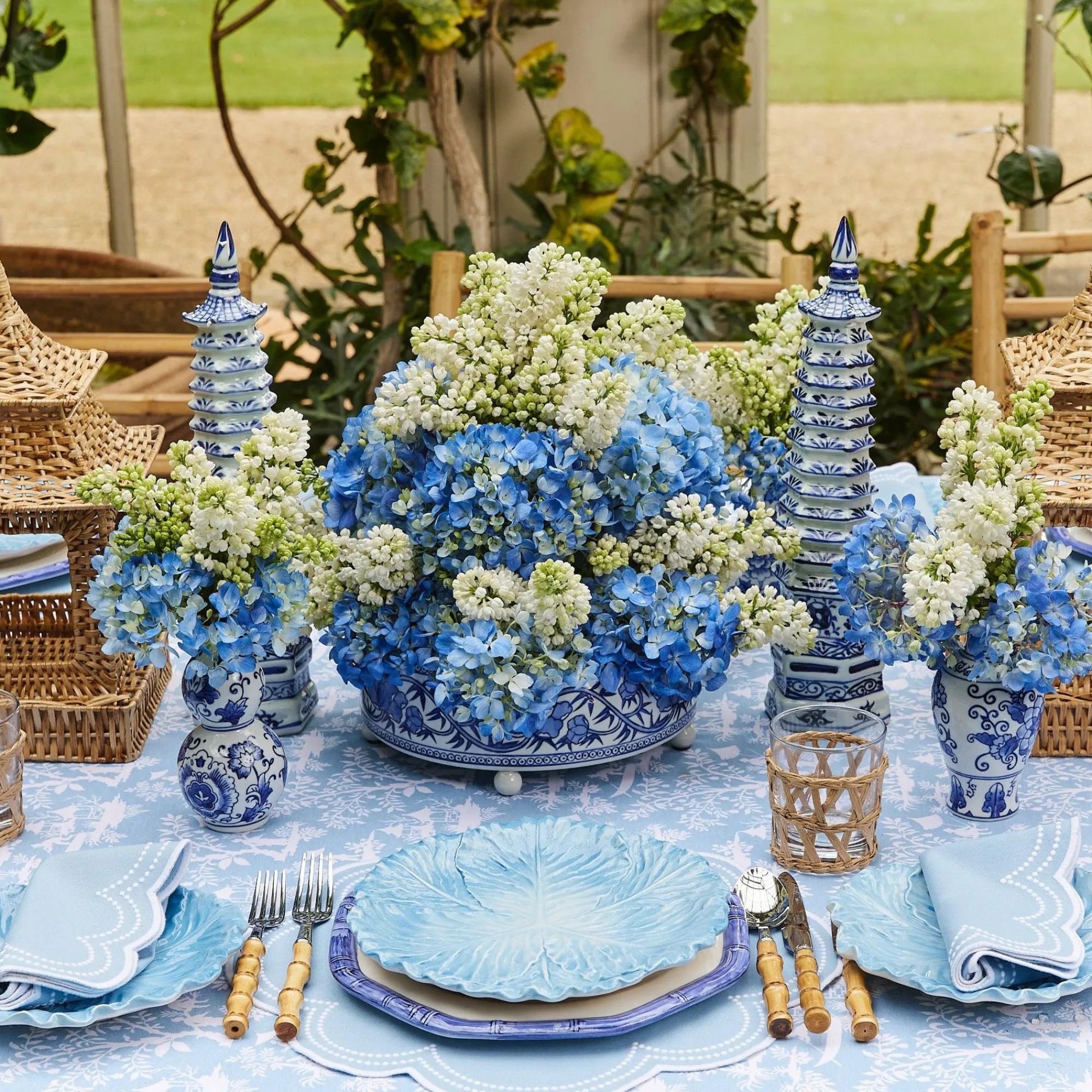 chinoiserie_porcelain_pag_10.webp Flash Sale Chinoiserie Porcelain Pagoda Pagodas & Lanterns