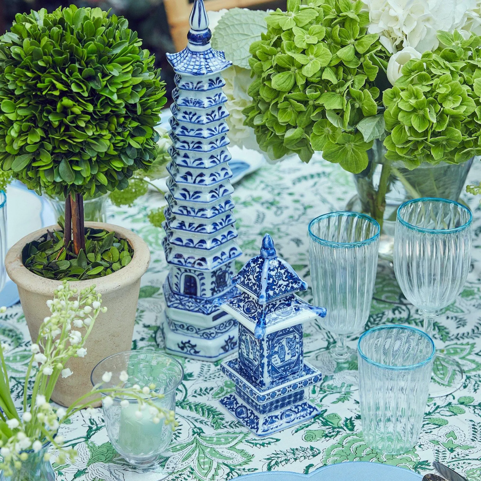 chinoiserie_porcelain_pag_17.webp Flash Sale Chinoiserie Porcelain Pagoda Pagodas & Lanterns