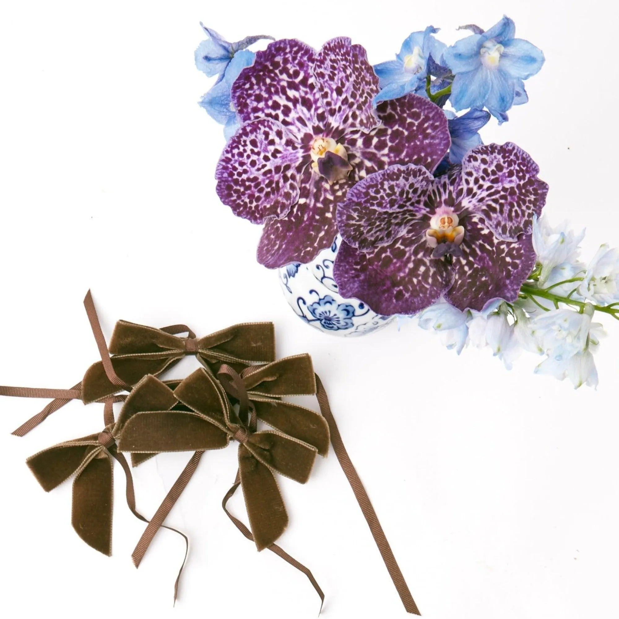 chocolate_velvet_mini_bow_6.webp Fashion Chocolate Velvet Mini Bows (Set Of 4) Napkin Rings, Bows & Wreaths