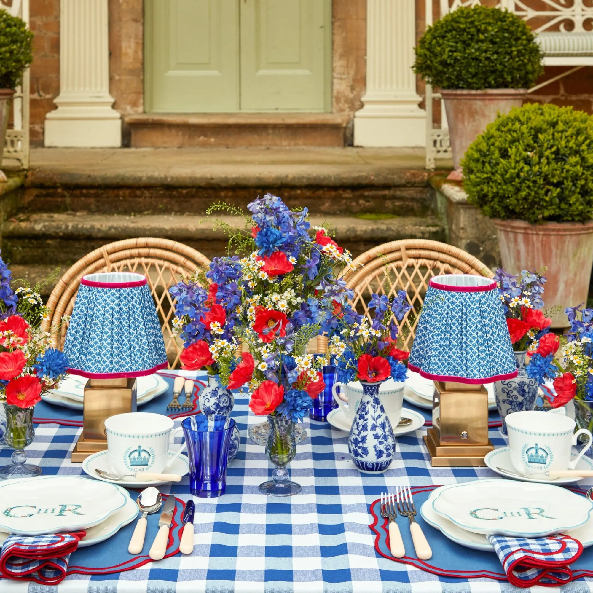 coronation_breakfast_cup__10-1.webp Shop Coronation Breakfast Cup & Saucer (Set Of 4) Crockery Sets