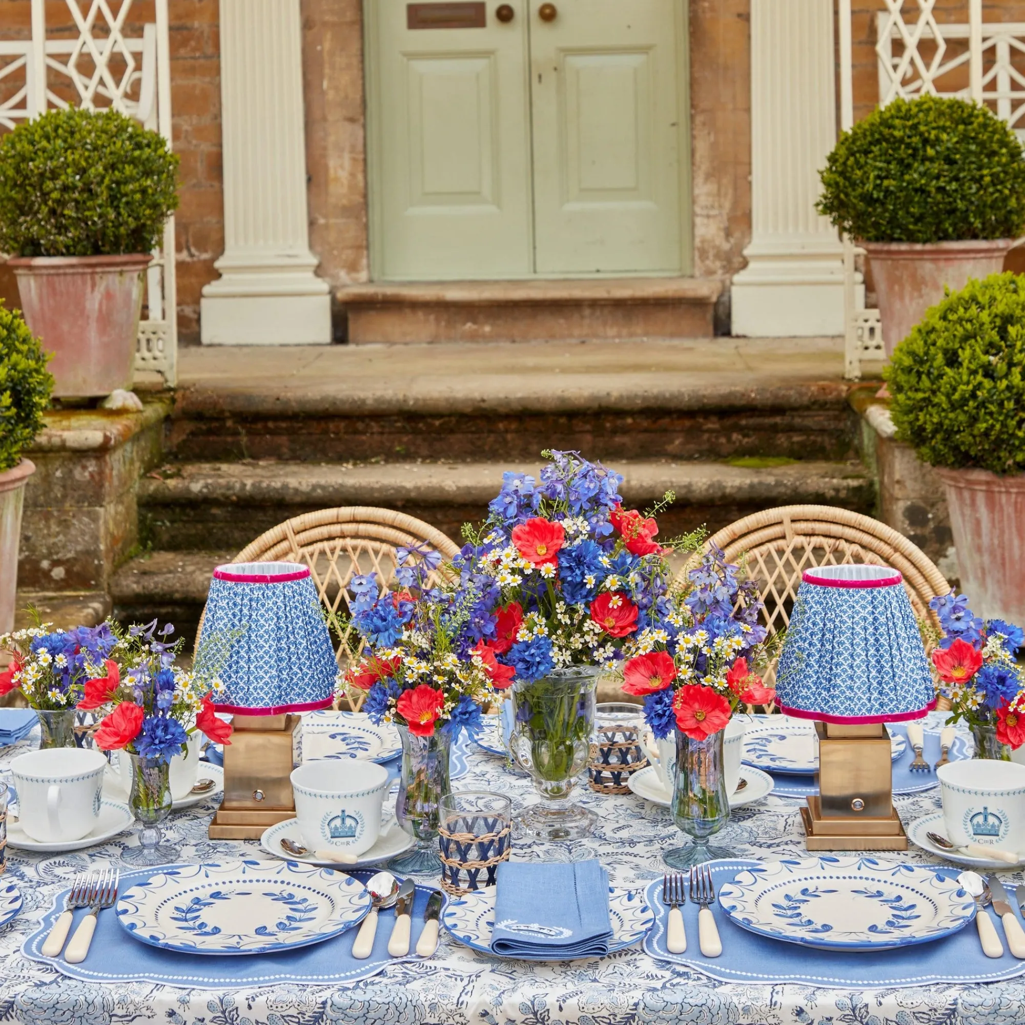 coronation_breakfast_cup__13-1.webp Shop Coronation Breakfast Cup & Saucer (Set Of 4) Crockery Sets