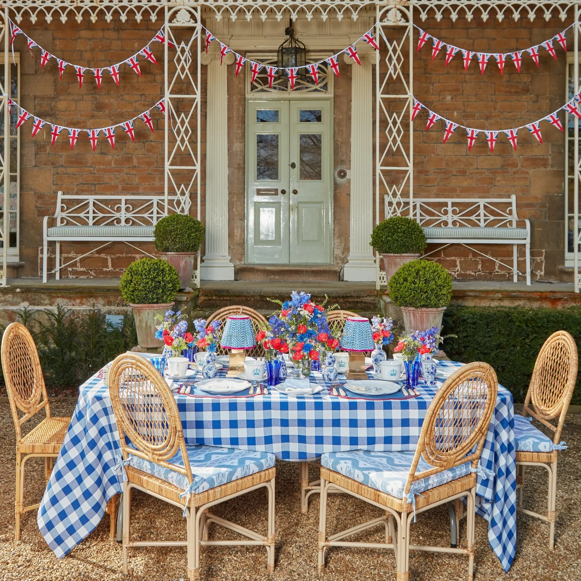 coronation_breakfast_cup__7-2.webp Shop Coronation Breakfast Cup & Saucer (Set Of 4) Crockery Sets