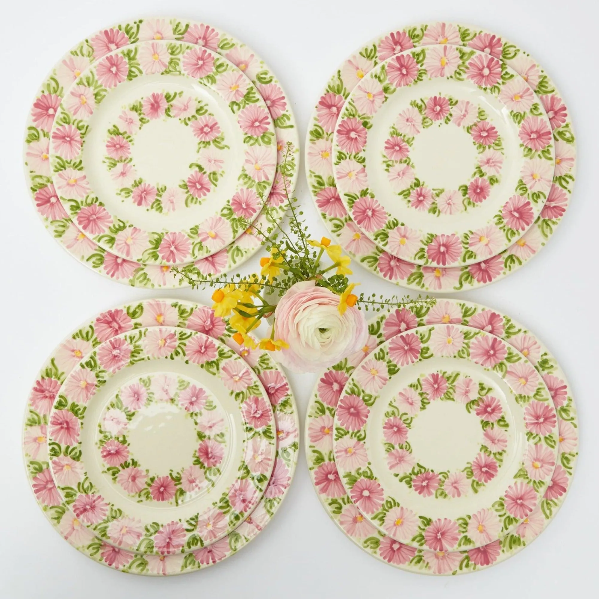 dahlia_garland_dinner__st_0.webp Store Dahlia Garland Dinner & Starter Plates (Set Of 8) Crockery Sets