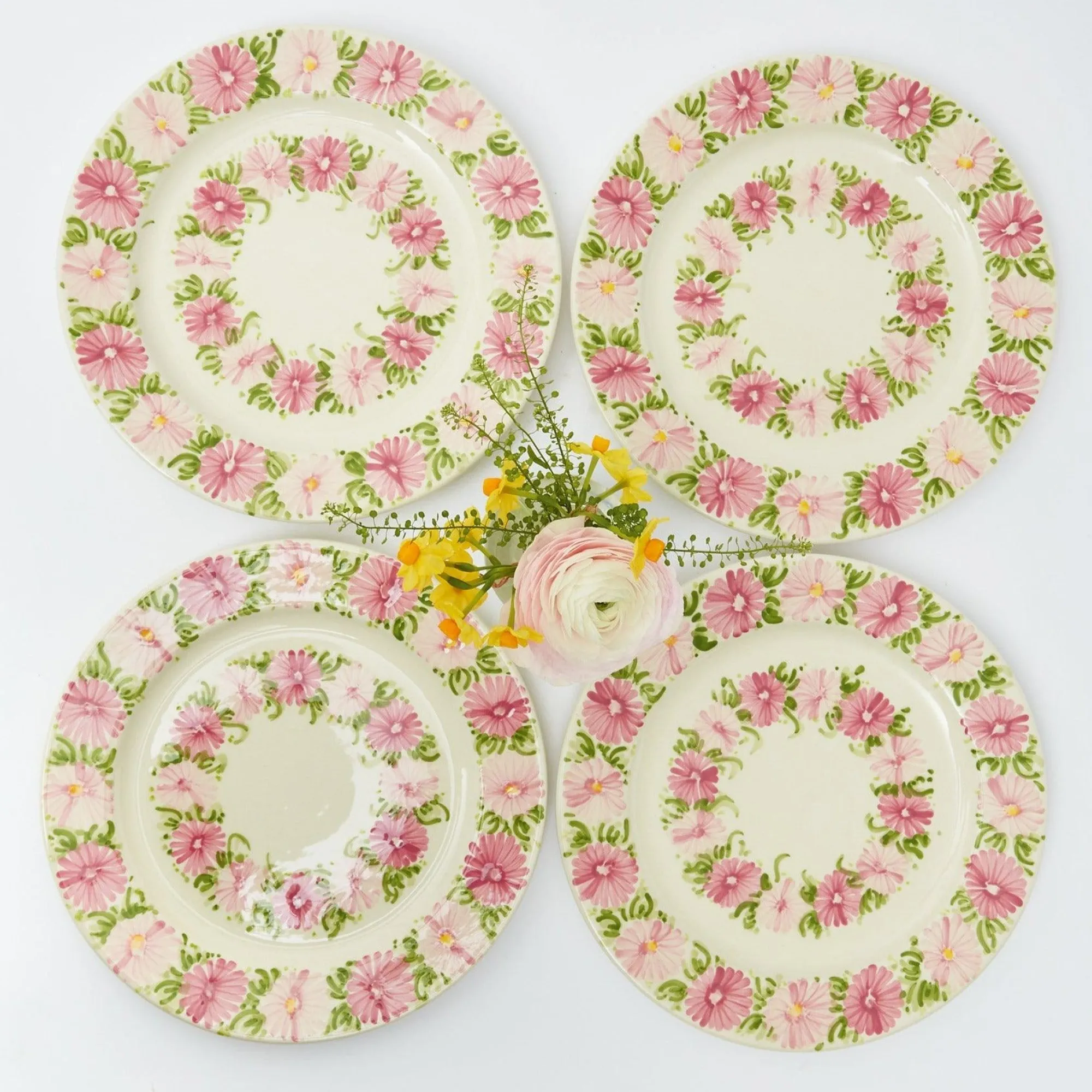 dahlia_garland_dinner_pla_0.webp Clearance Dahlia Garland Dinner Plate (Set Of 4) Crockery Sets