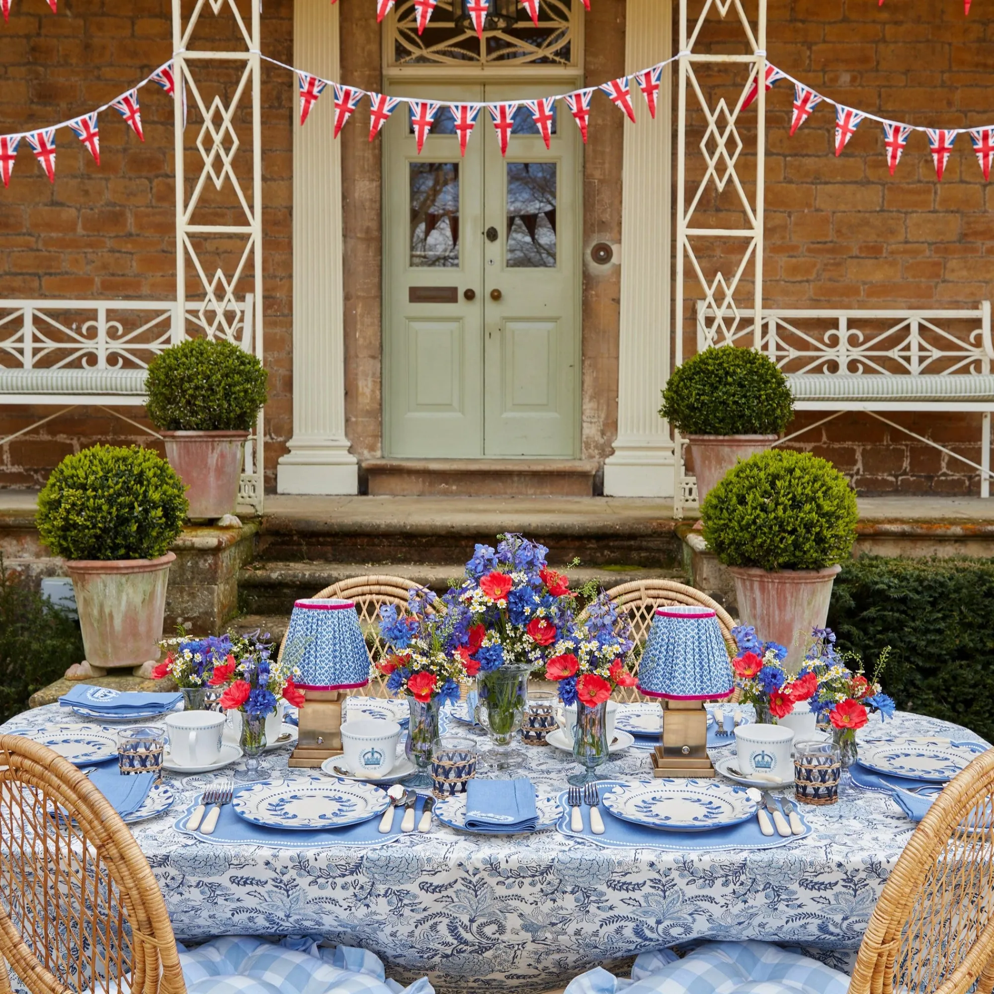 eloise_blue_placemats__co_17.webp Flash Sale Eloise Blue Placemats & Coronation Napkins (Set Of 4) Table Linen Sets