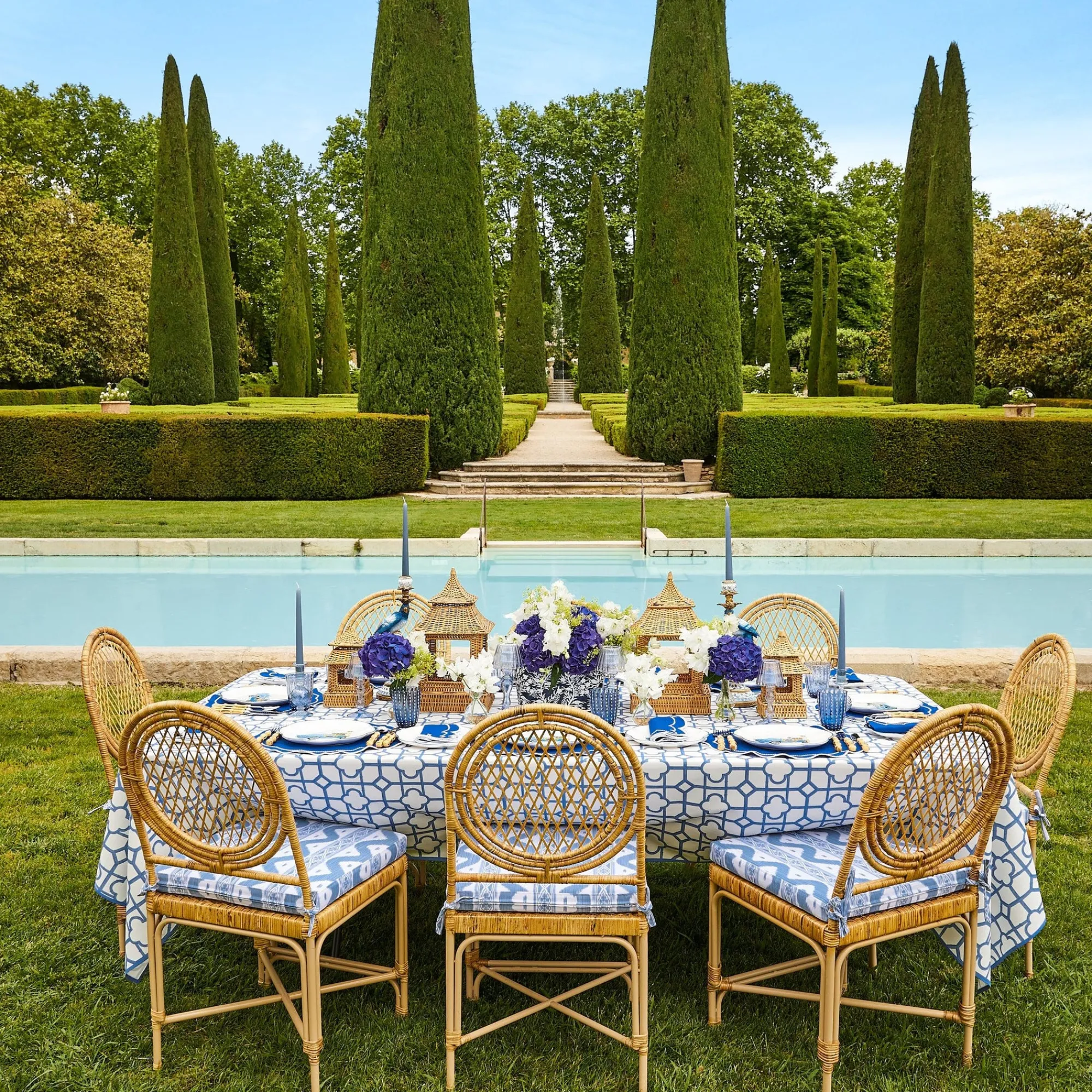 extra_large_natural_ratta_8-1.webp Clearance Extra Large Natural Rattan Pagoda Lantern Pagodas & Lanterns