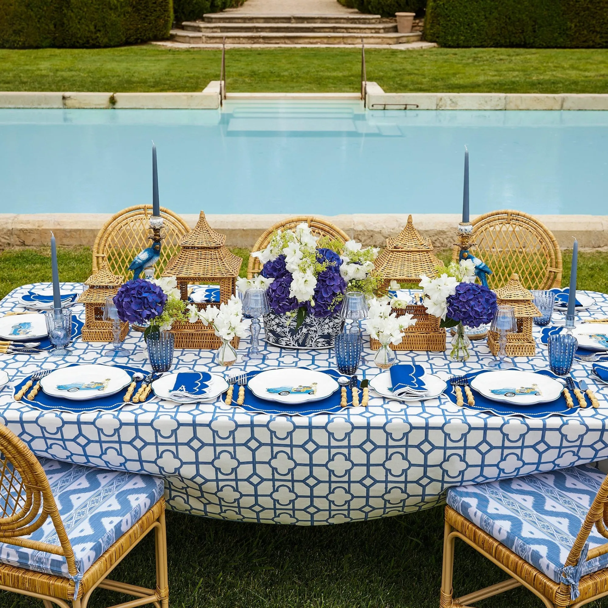 extra_large_natural_ratta_9-1.webp Clearance Extra Large Natural Rattan Pagoda Lantern Pagodas & Lanterns