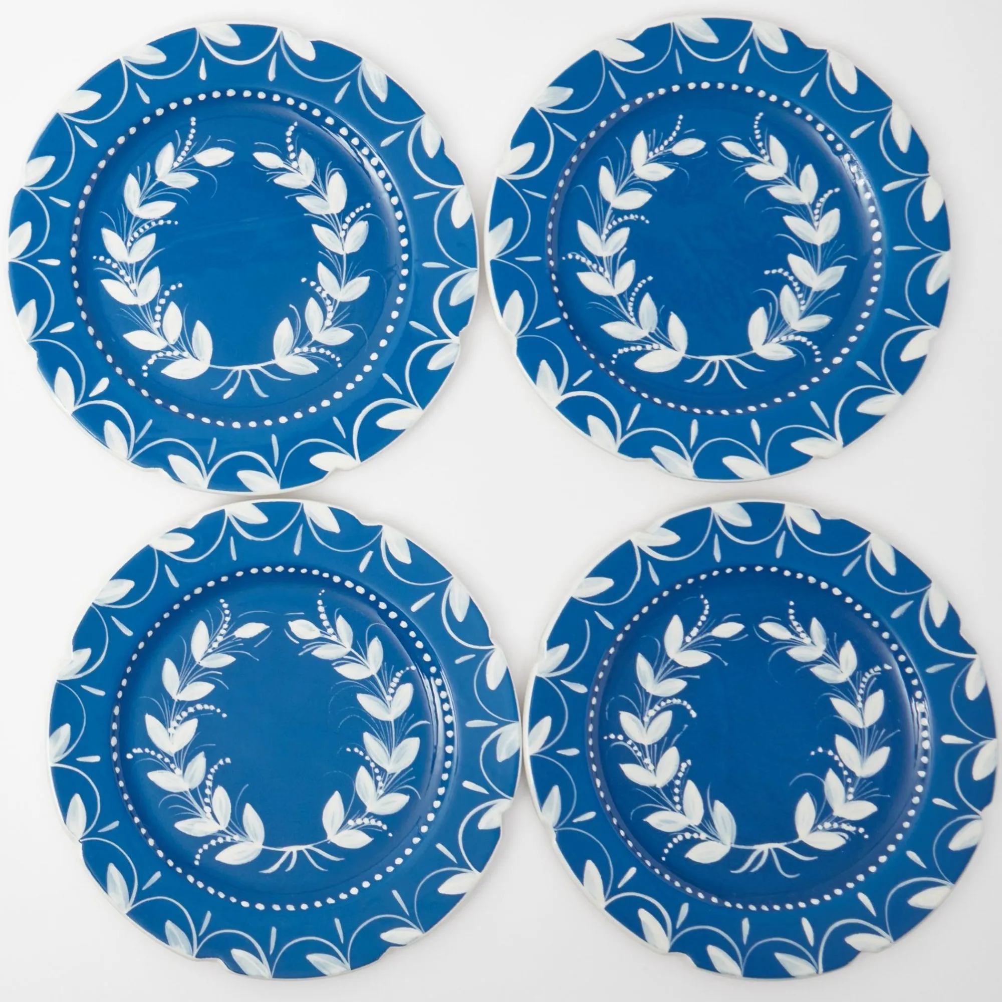 french_blue_garland_dinne_0-1.webp Cheap French Blue Garland Dinner Plates (Set Of 4) Crockery Sets