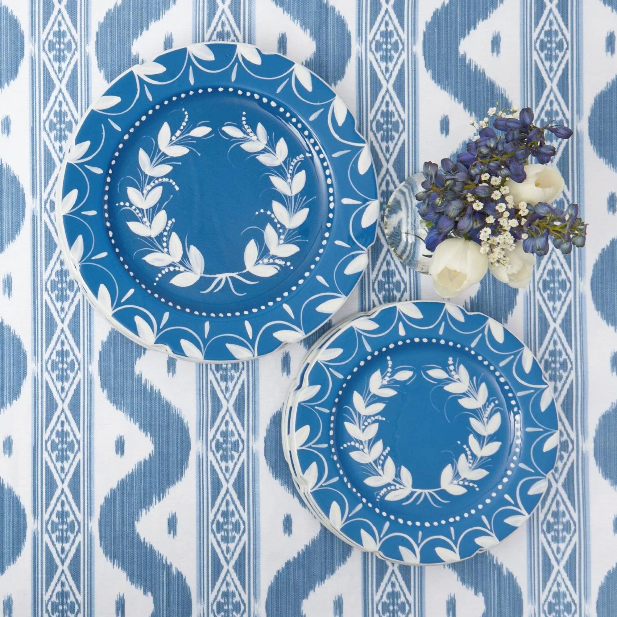 french_blue_garland_dinne_8.webp Cheap French Blue Garland Dinner Plates (Set Of 4) Crockery Sets