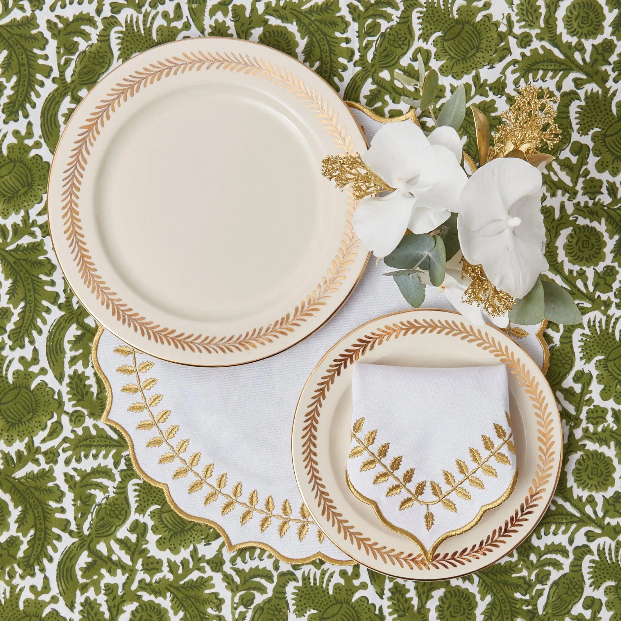 gold_garland_dinner_plate_9.webp Discount Gold Garland Dinner Plates (Set Of 4) Crockery Sets