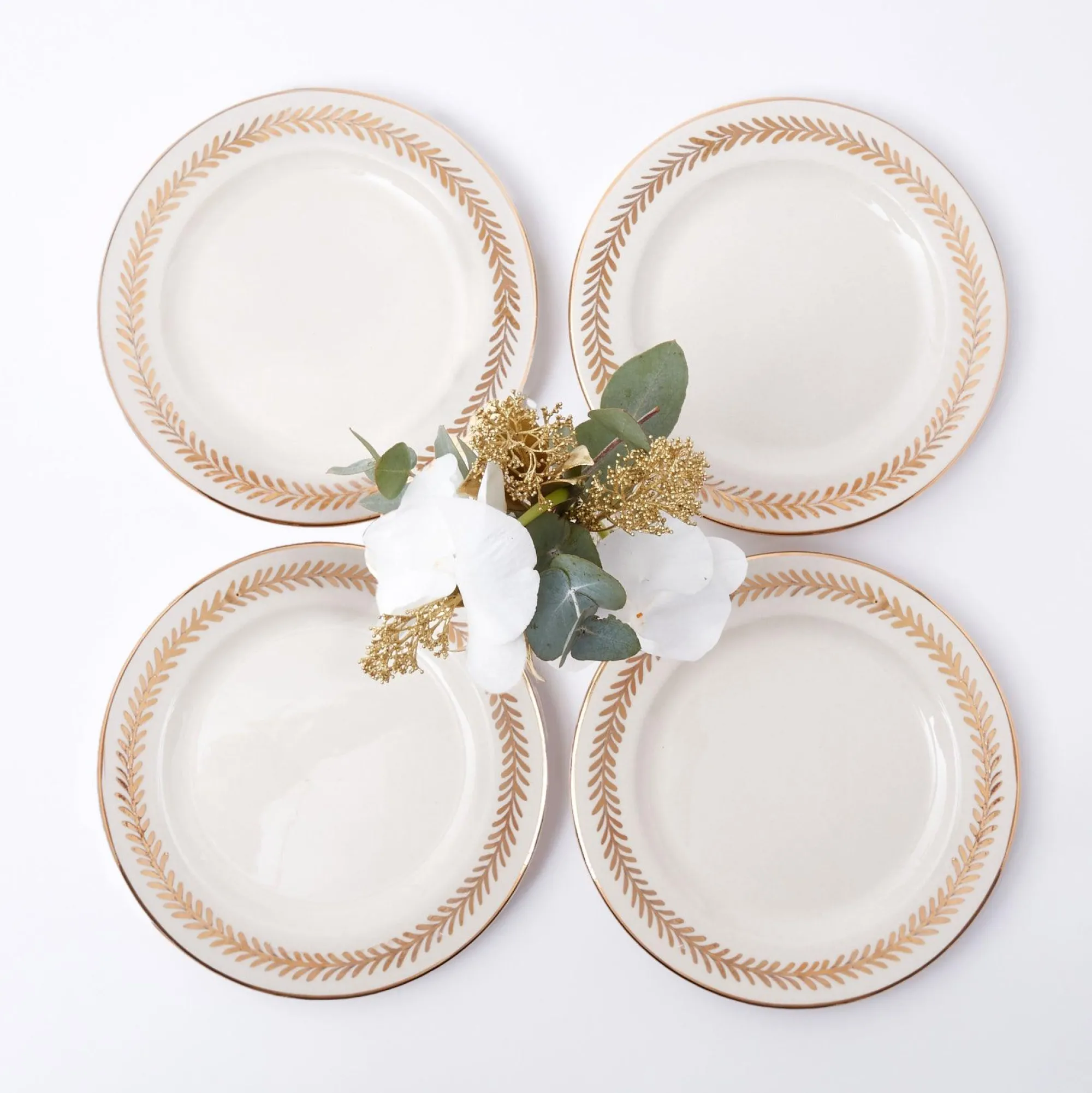 gold_garland_starter_plat_0.webp Cheap Gold Garland Starter Plates (Set Of 4) Crockery Sets