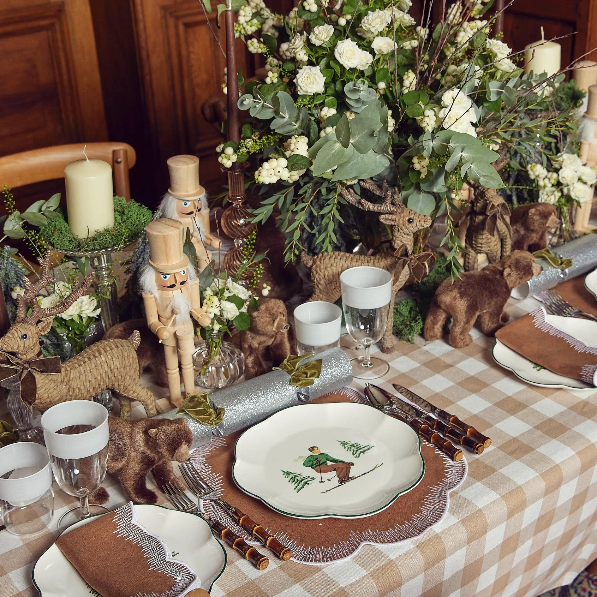 heidi__hans_skier_dinner__11-1.webp Hot Heidi & Hans Skier Dinner Plate (Set Of 4) Dinner Plates