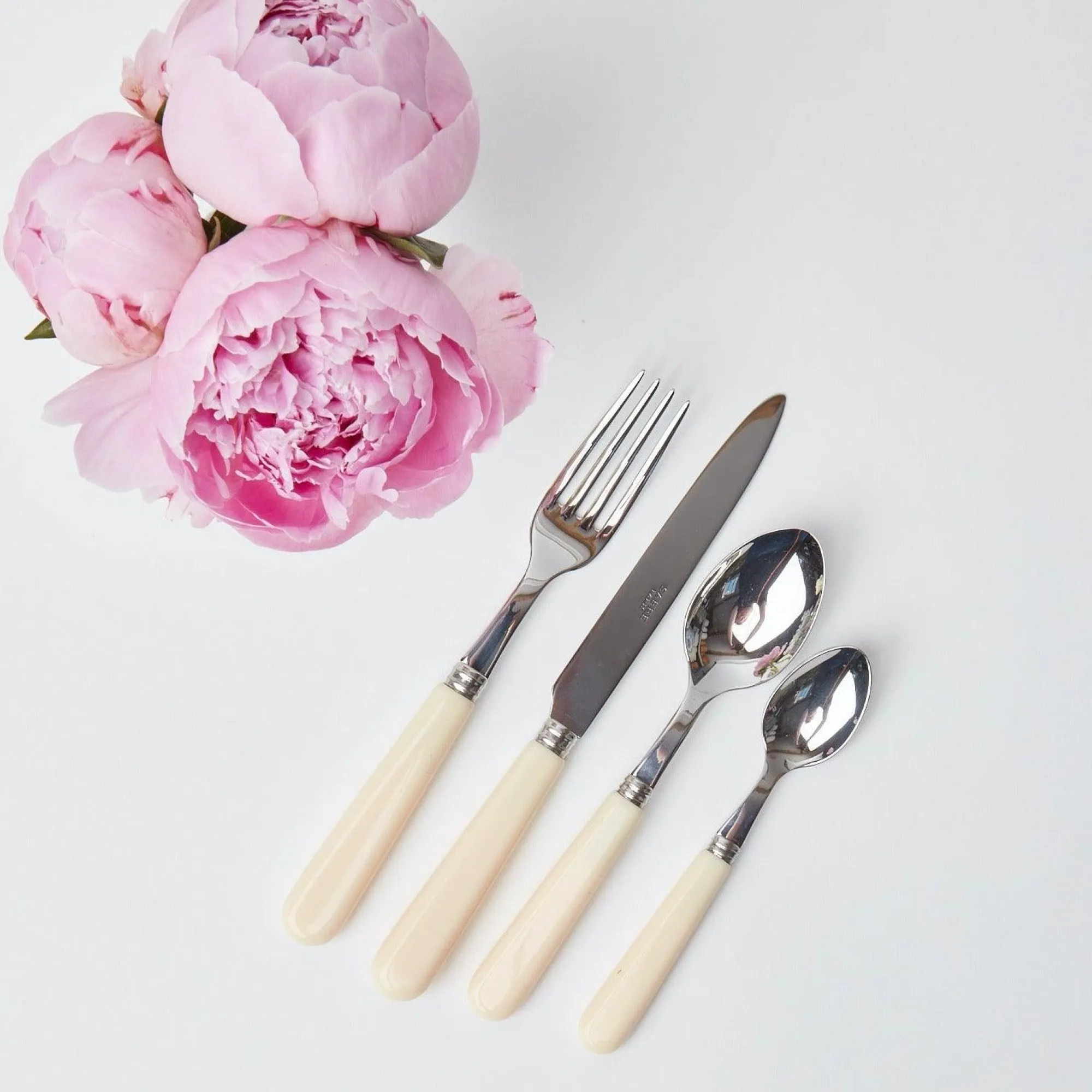 ivory_cutlery_set__piece_10.webp Flash Sale Ivory Cutlery Set (4 Piece) Cutlery Sets