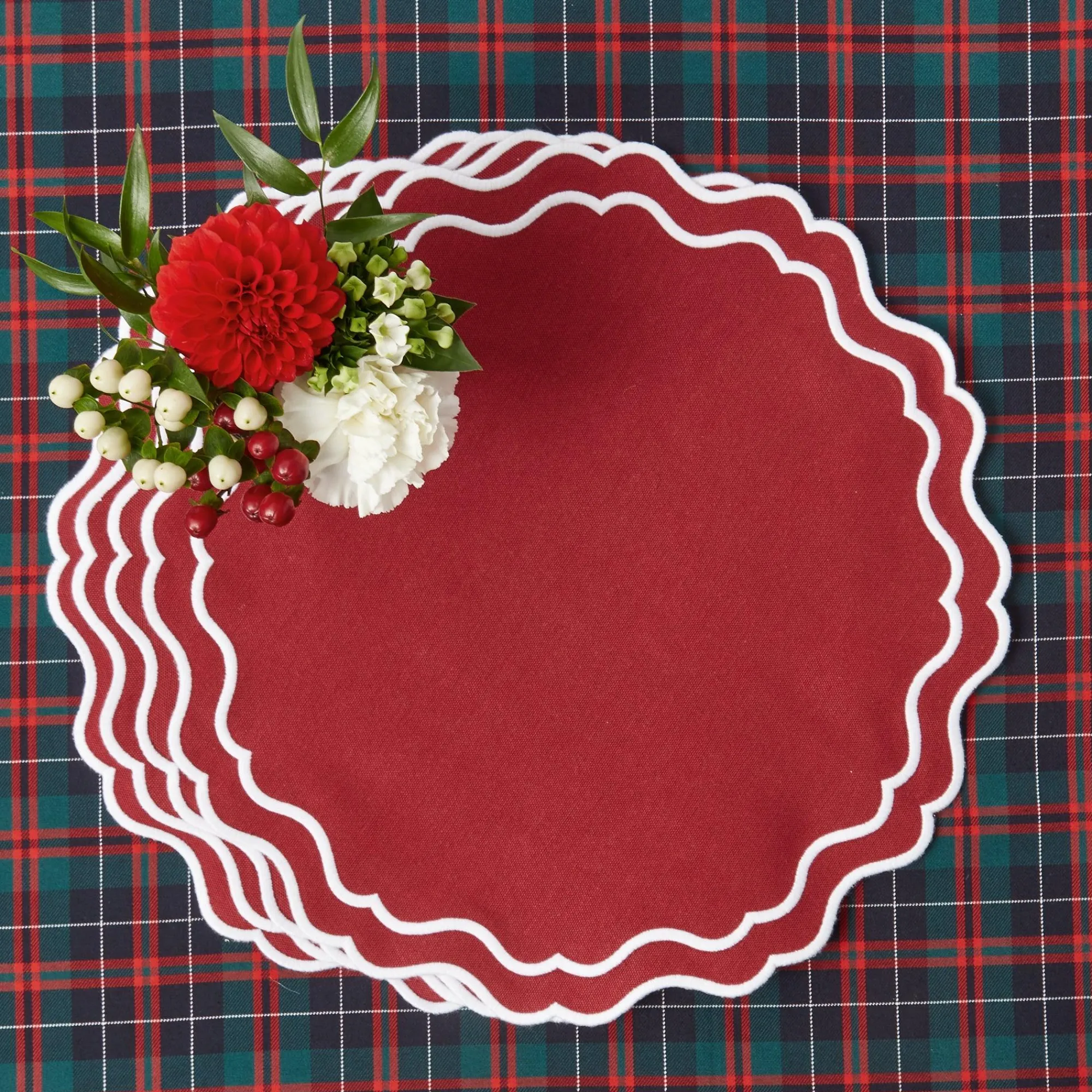 katherine_berry_red_place_0.webp Clearance Katherine Berry Red Placemats (Set Of 4) Placemats
