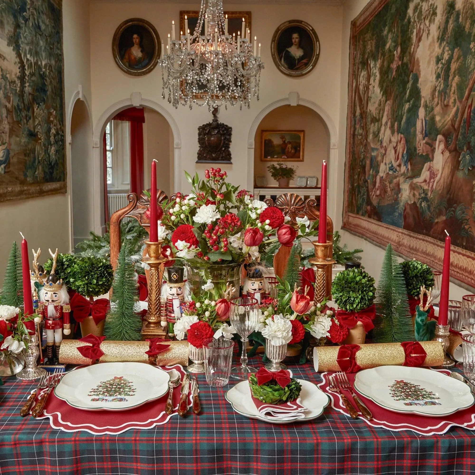 katherine_berry_red_place_2.webp Clearance Katherine Berry Red Placemats (Set Of 4) Placemats