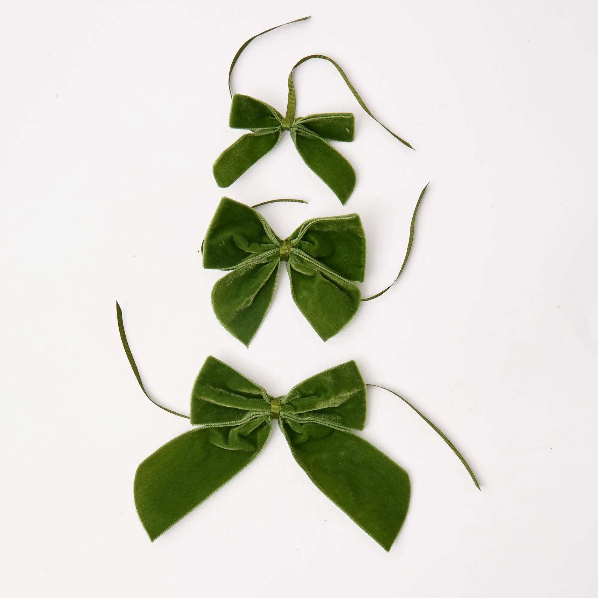 large_forest_green_napkin_1.webp Store Large Forest Green Napkin Bow (Pair) Napkin Rings, Bows & Wreaths