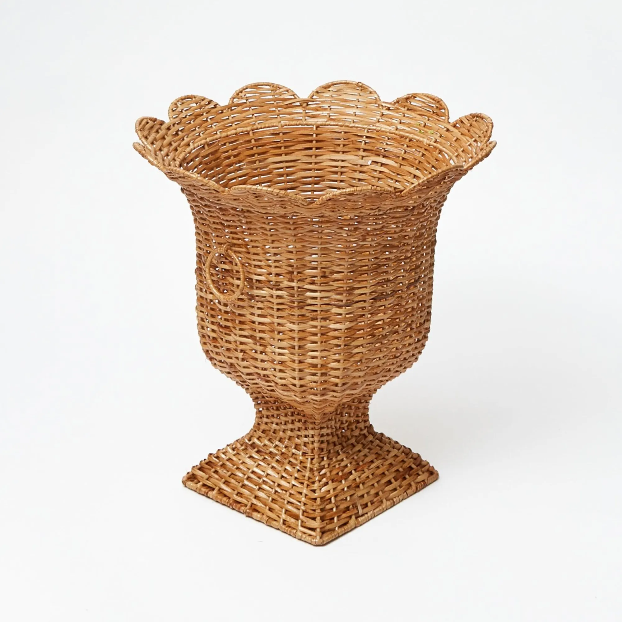 liliana_scalloped_rattan__3-2.webp Cheap Liliana Scalloped Rattan Urn Rattan Furniture