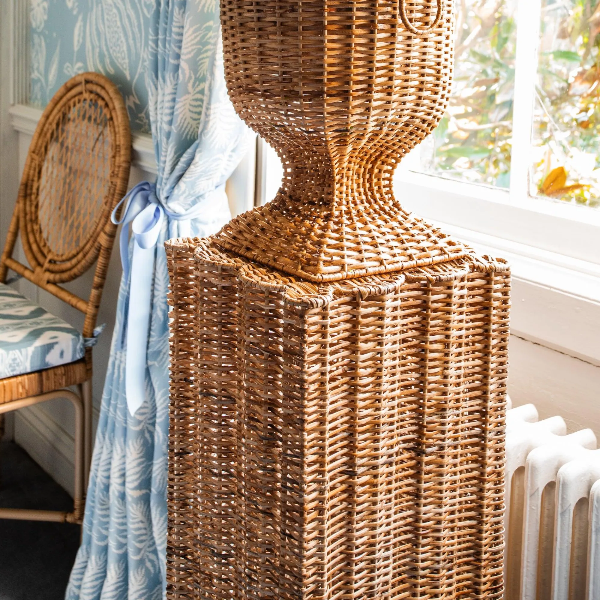 liliana_scalloped_rattan__6-3.webp New Liliana Scalloped Rattan Pedestal And Urn Rattan Furniture