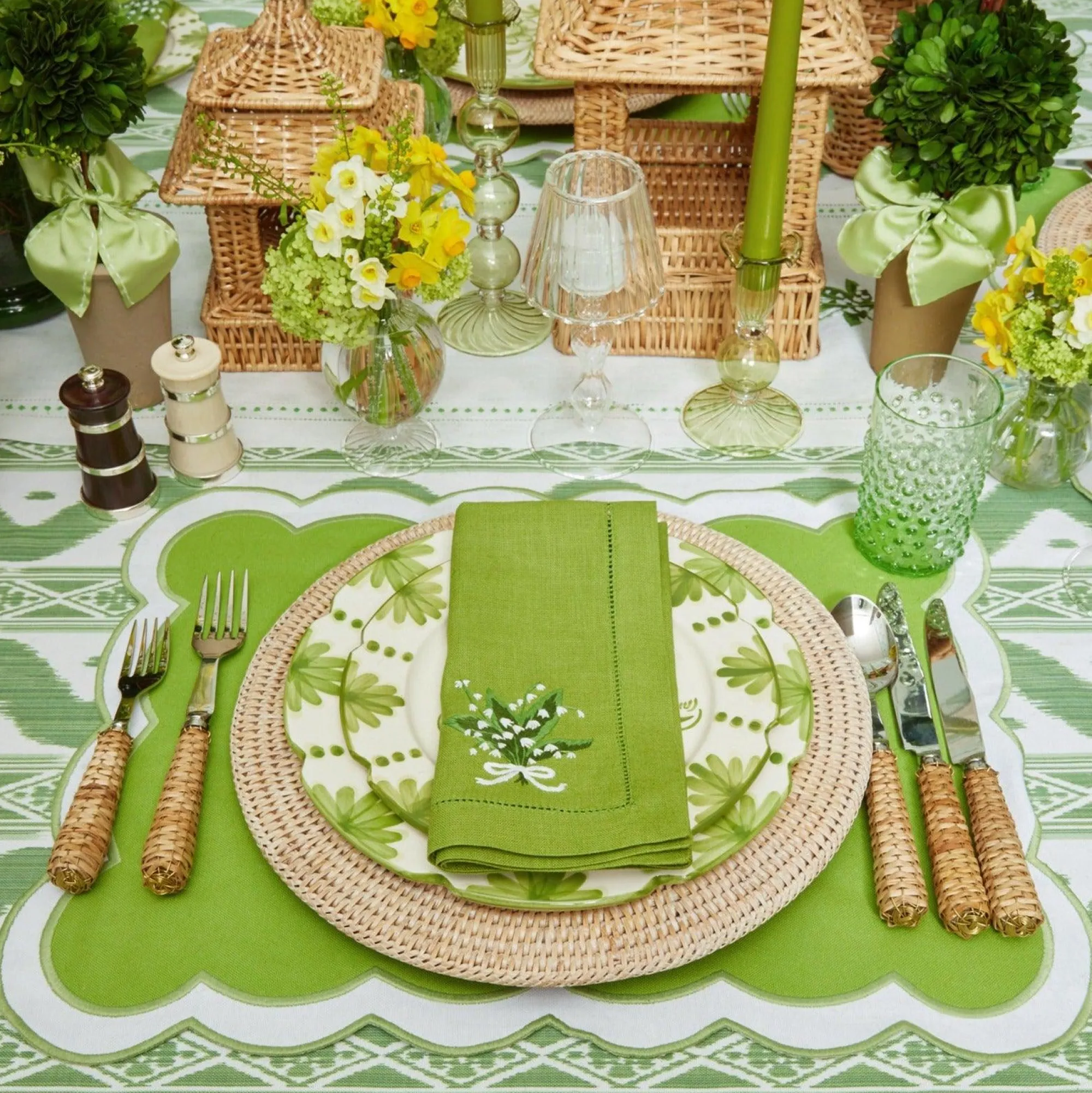 lily_of_the_valley_green__11.webp Shop Lily Of The Valley Green Linen Napkins (Set Of 4) Napkins