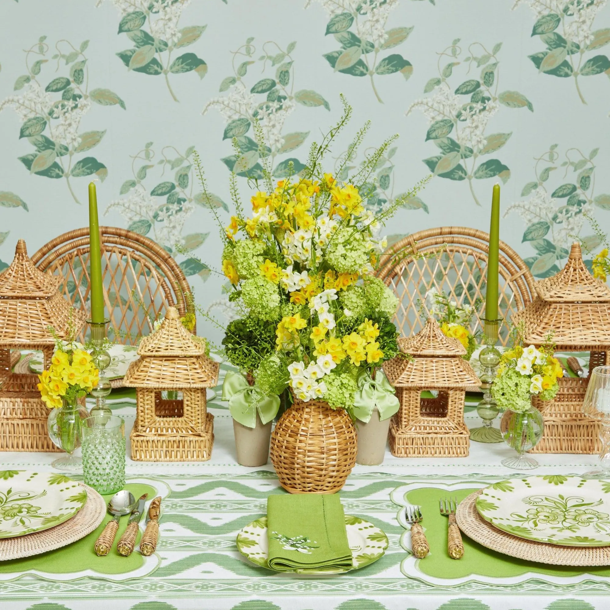 lily_of_the_valley_table__4.webp Discount Lily Of The Valley Table Runner Tablecloths