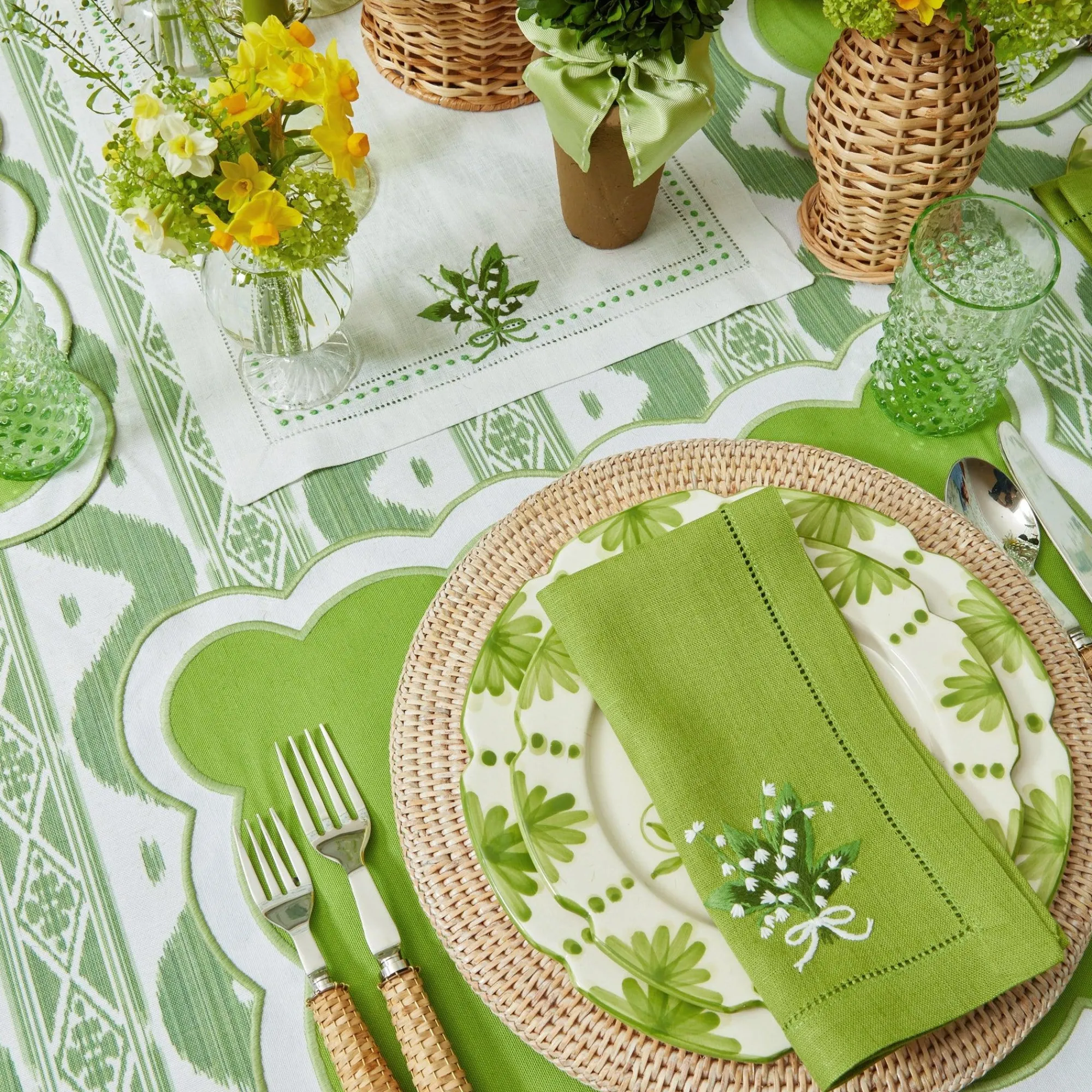 lily_of_the_valley_table__7.webp Discount Lily Of The Valley Table Runner Tablecloths