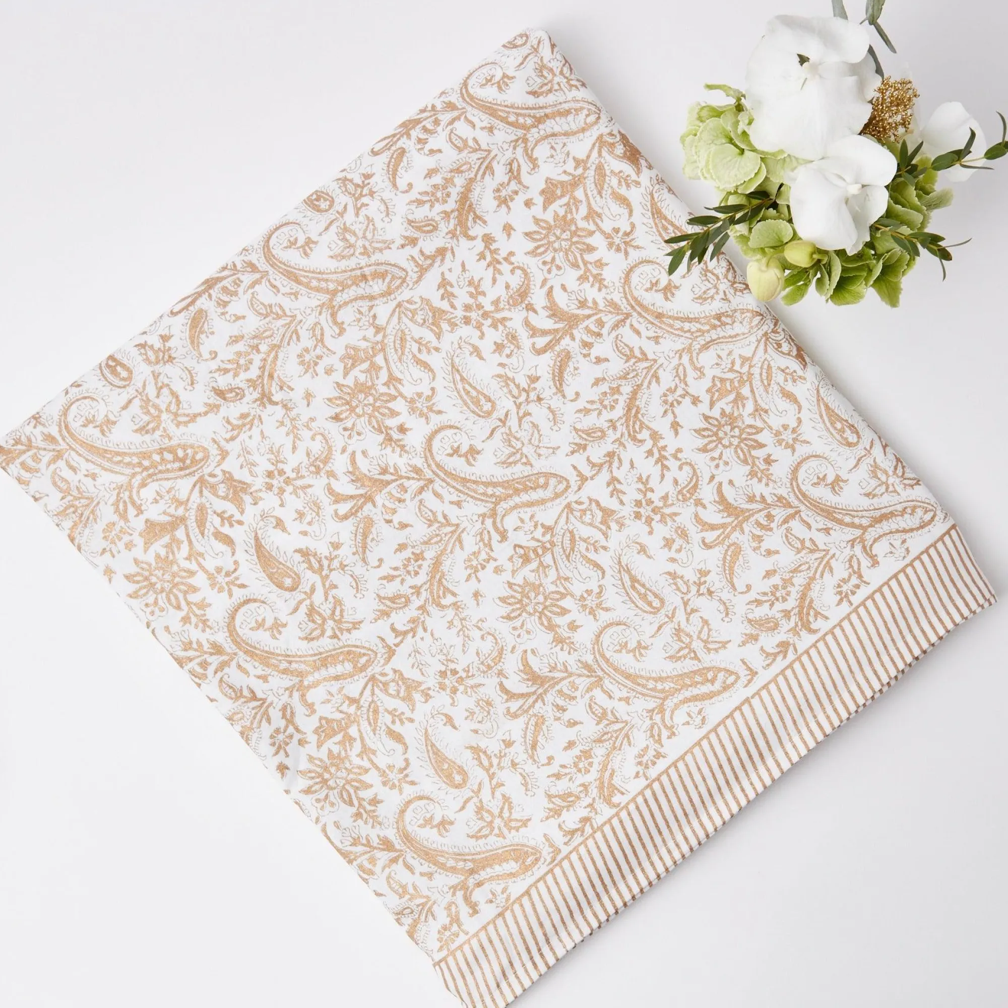 merry__bright_tablecloth_0.webp Hot Merry & Bright Tablecloth Tablecloths