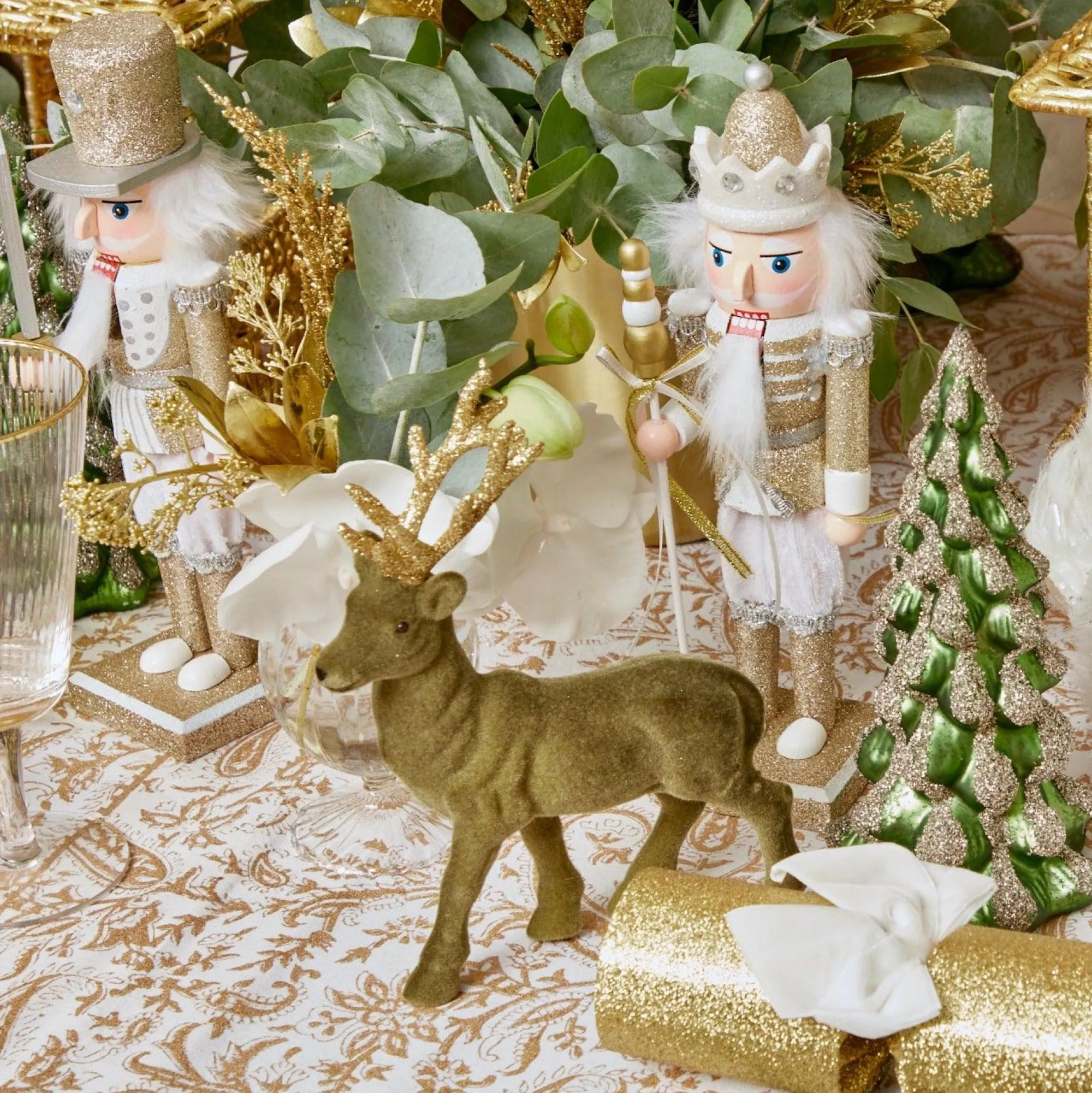 merry__bright_tablecloth_7.webp Hot Merry & Bright Tablecloth Tablecloths