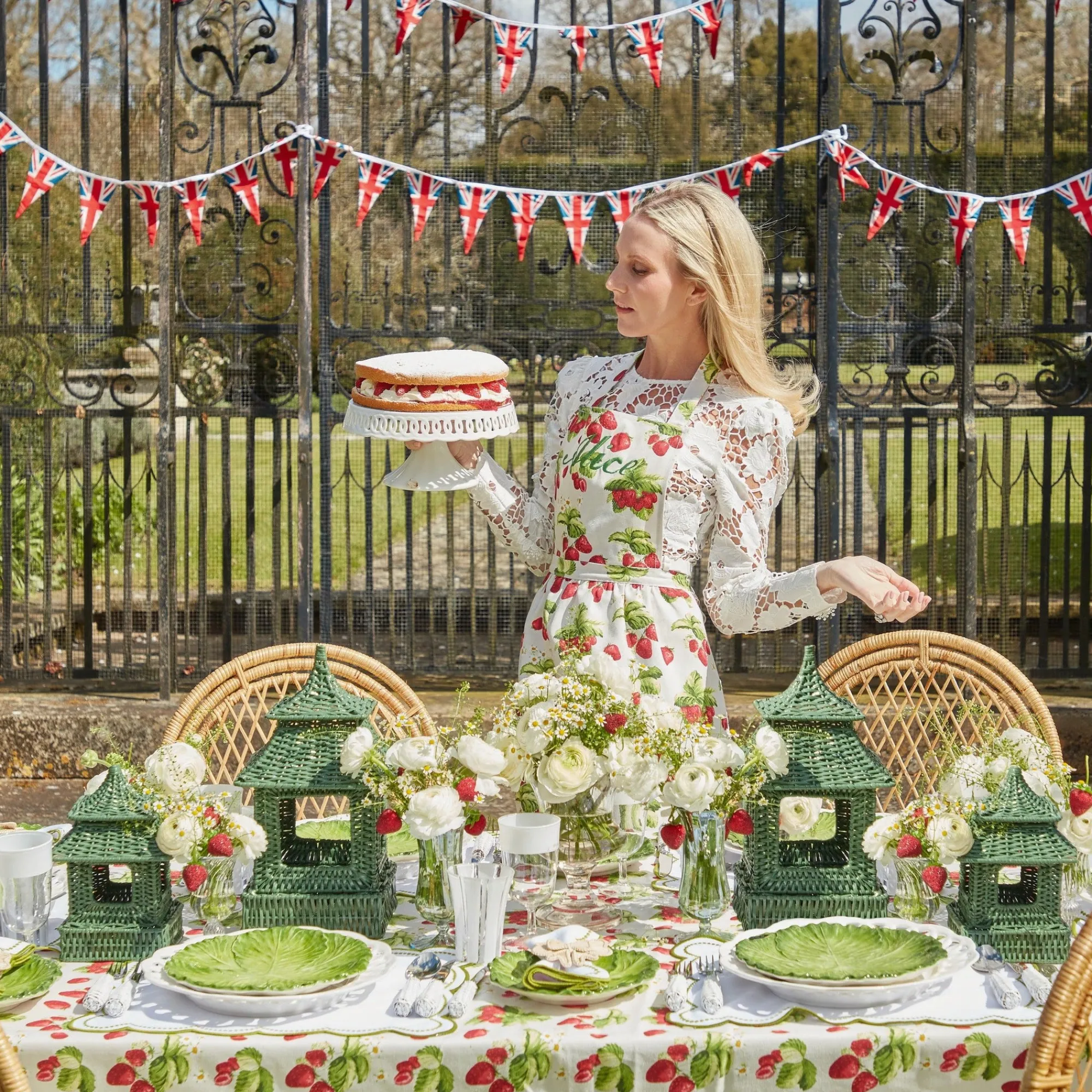 mini_green_rattan_pagoda__2.webp Flash Sale Mini Green Rattan Pagoda Lantern (Pair) Rattan Tableware