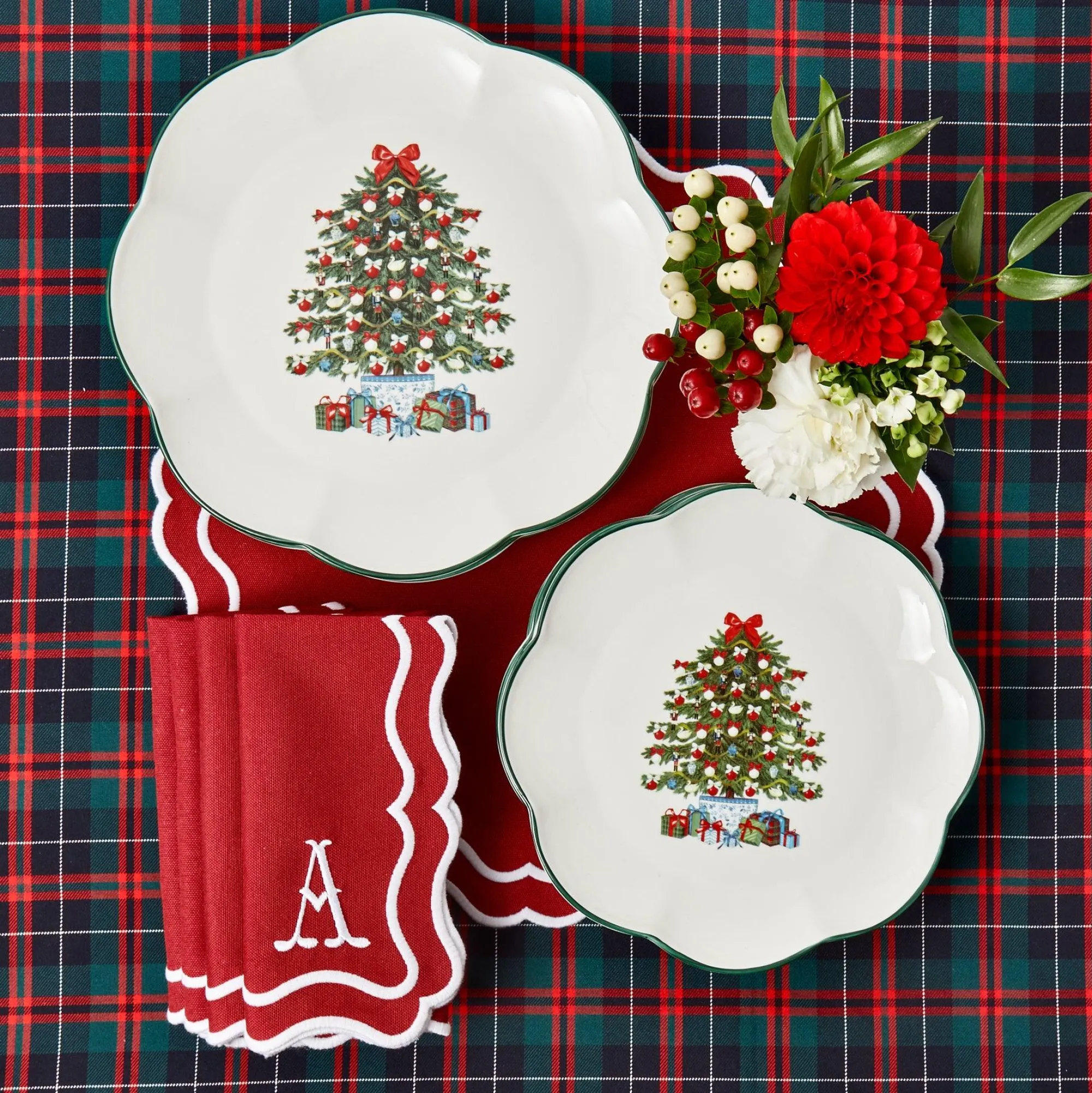 mrs_alice_christmas_tree__2-3.webp Best Christmas Tree Starter Plate (Set Of 4) Starter Plates