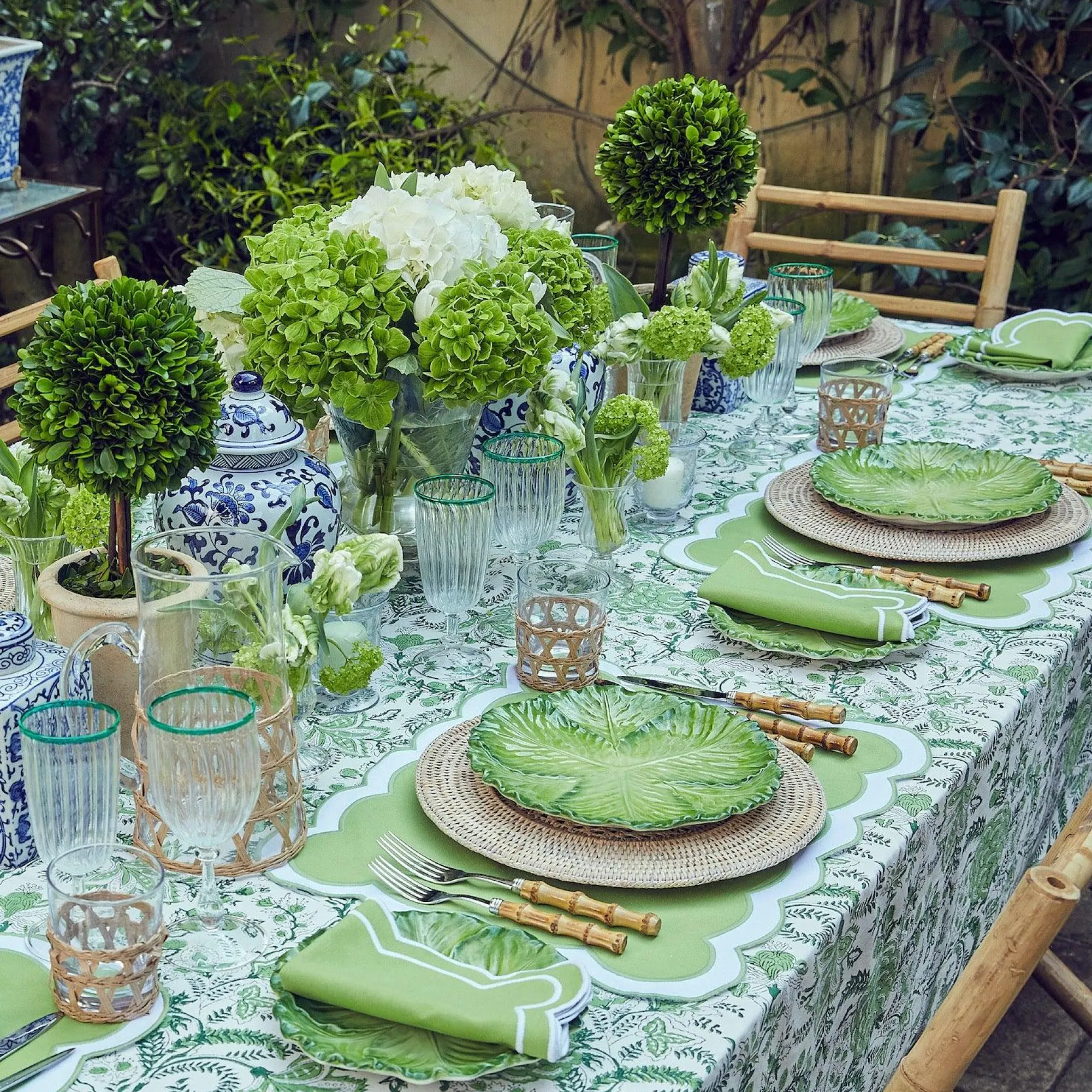 natural_rattan_charger_pl_27.webp Clearance Natural Rattan Charger Plates (Set Of 4) Rattan Tableware