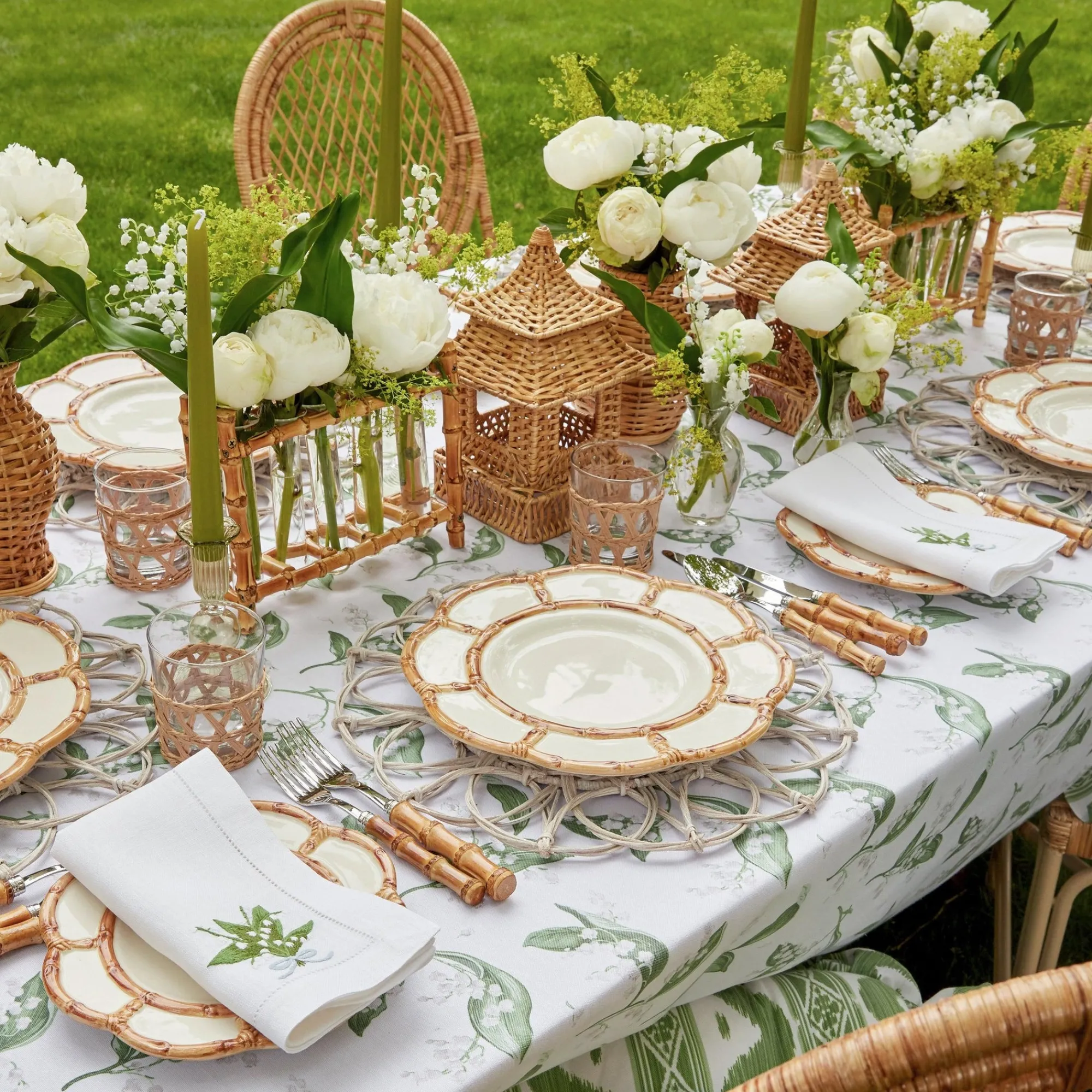 petal_bamboo_ceramic_dinn_1-3.webp Hot Petal Bamboo Ceramic Dinner Plate (Set Of 4) Crockery Sets