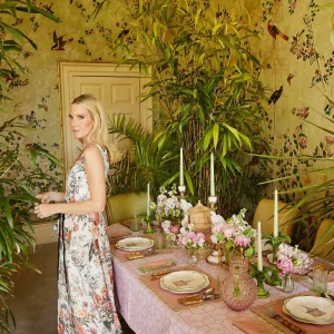 Best Sale Pink Bamboo Trellis Tablecloth Tablecloths