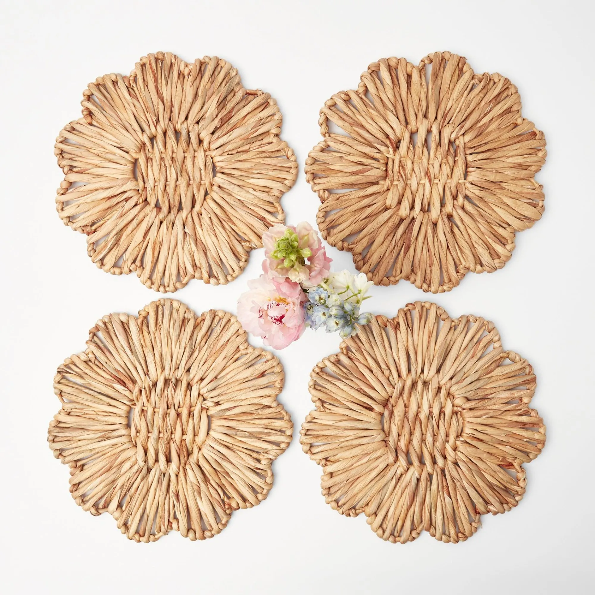 pink_bamboo_water_hyacint_12.webp Sale Pink Bamboo, Water Hyacinth & Pink Fringe Linen Set Table Linen Sets