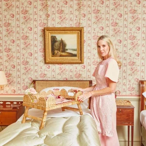 Sale Pink Leopard Frilled Apron Aprons & Robes